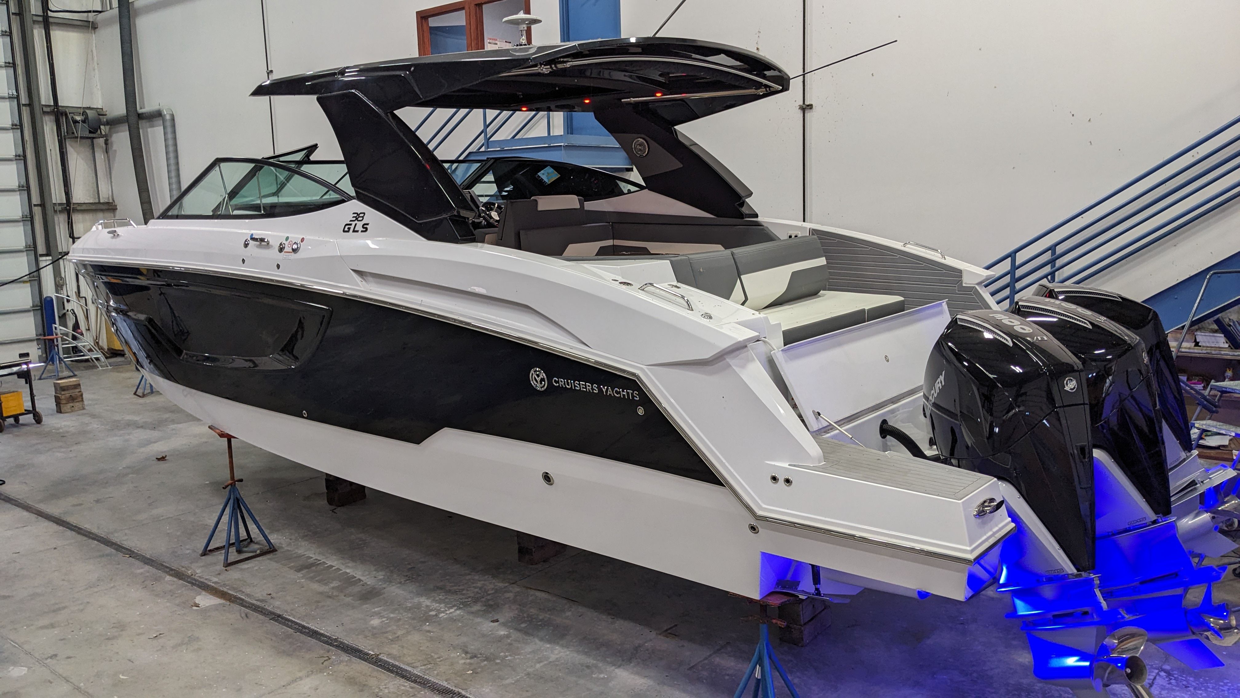 2024 Cruisers Yachts
                                                             38 GLS Outboard Image Thumbnail #1