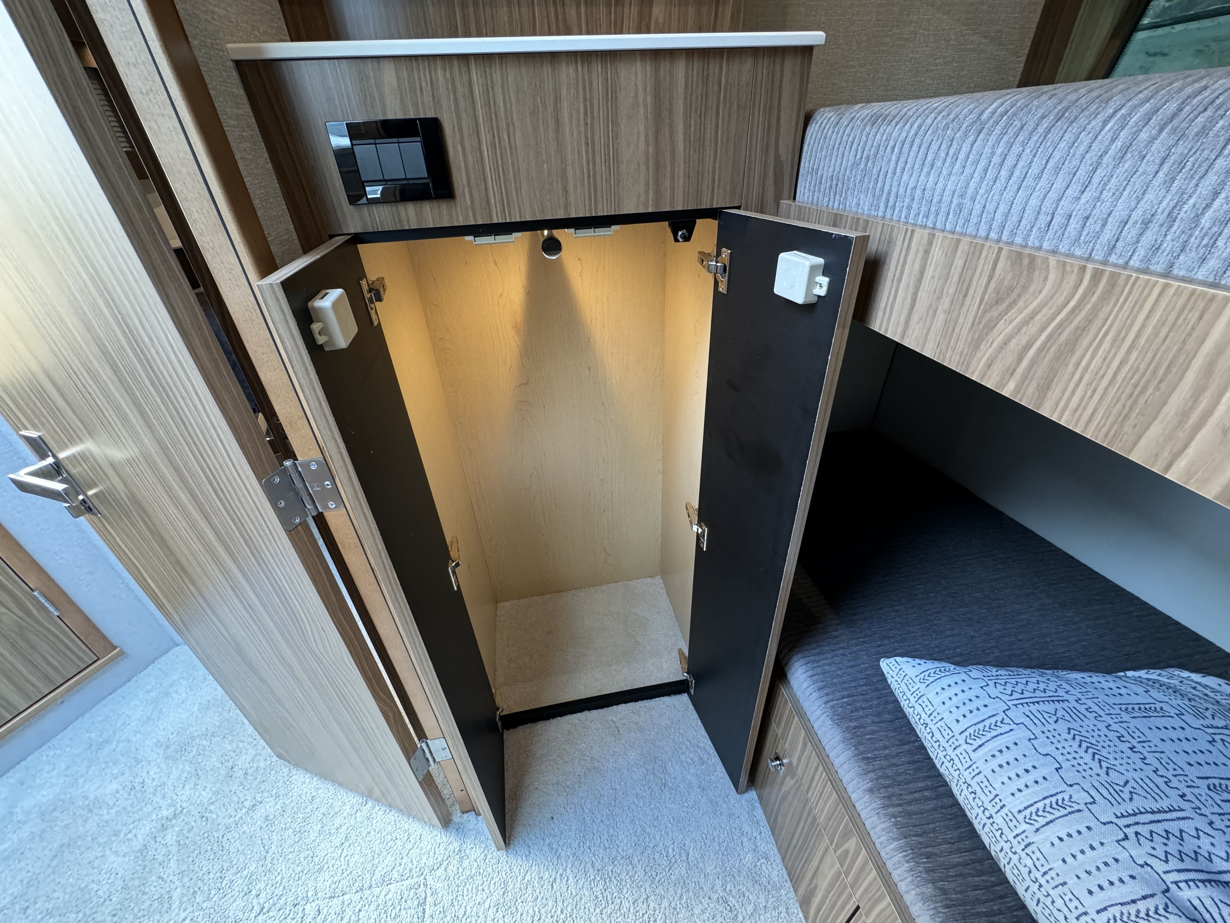2024 Cruisers Yachts
                                                             50 Cantius Image Thumbnail #23