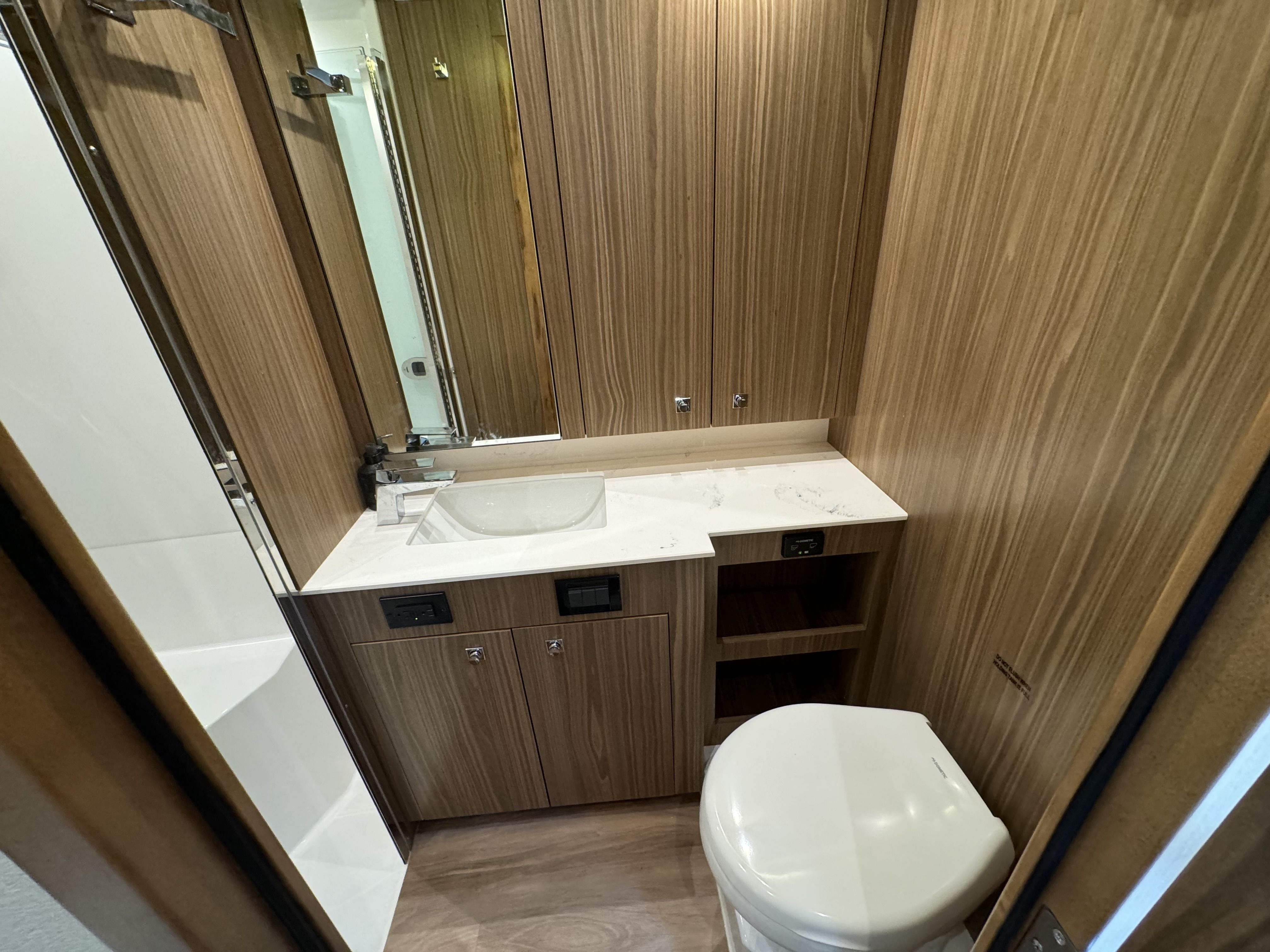 2024 Cruisers Yachts
                                                             50 Cantius Image Thumbnail #39