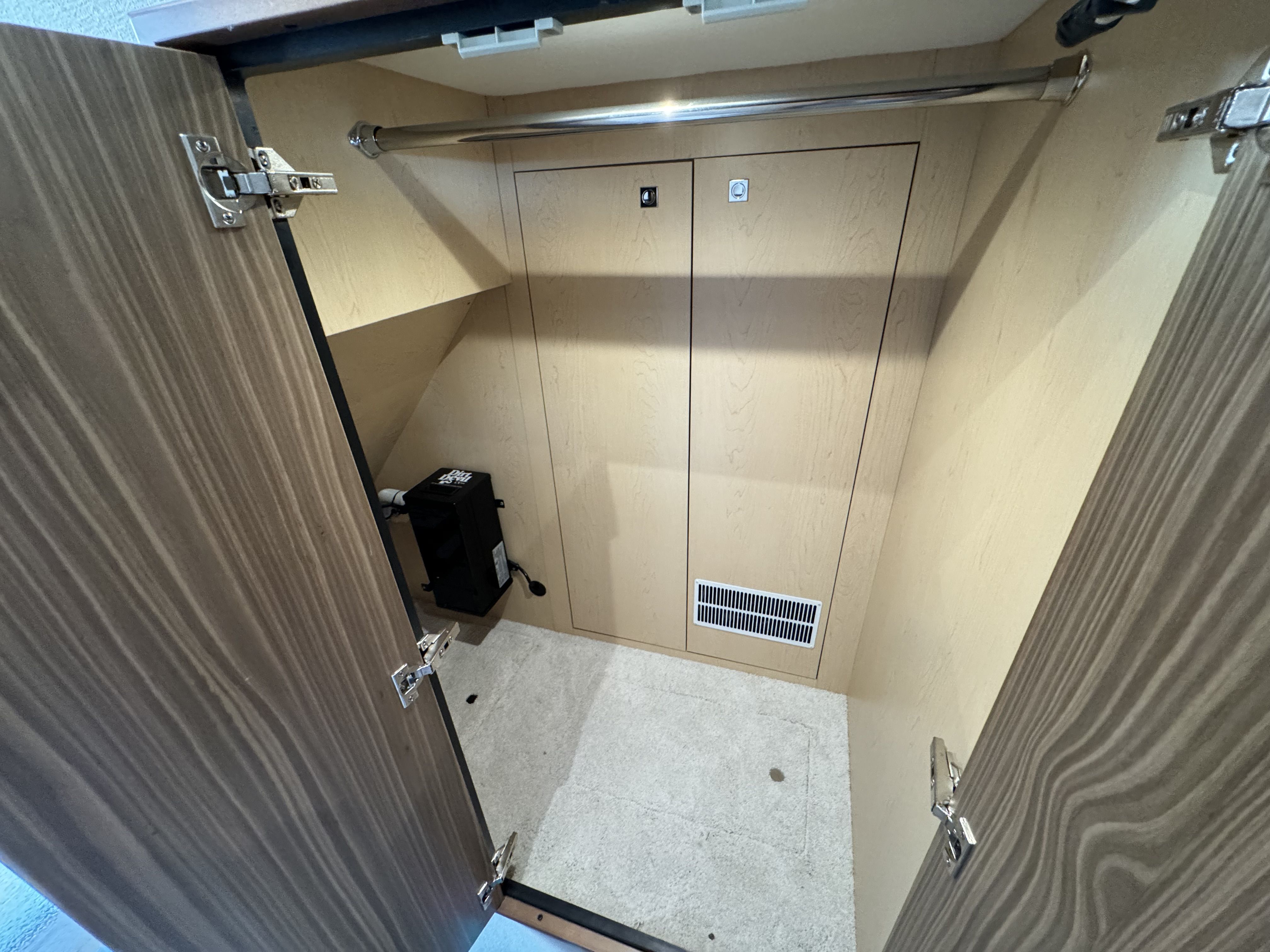 2024 Cruisers Yachts
                                                             50 Cantius Image Thumbnail #41
