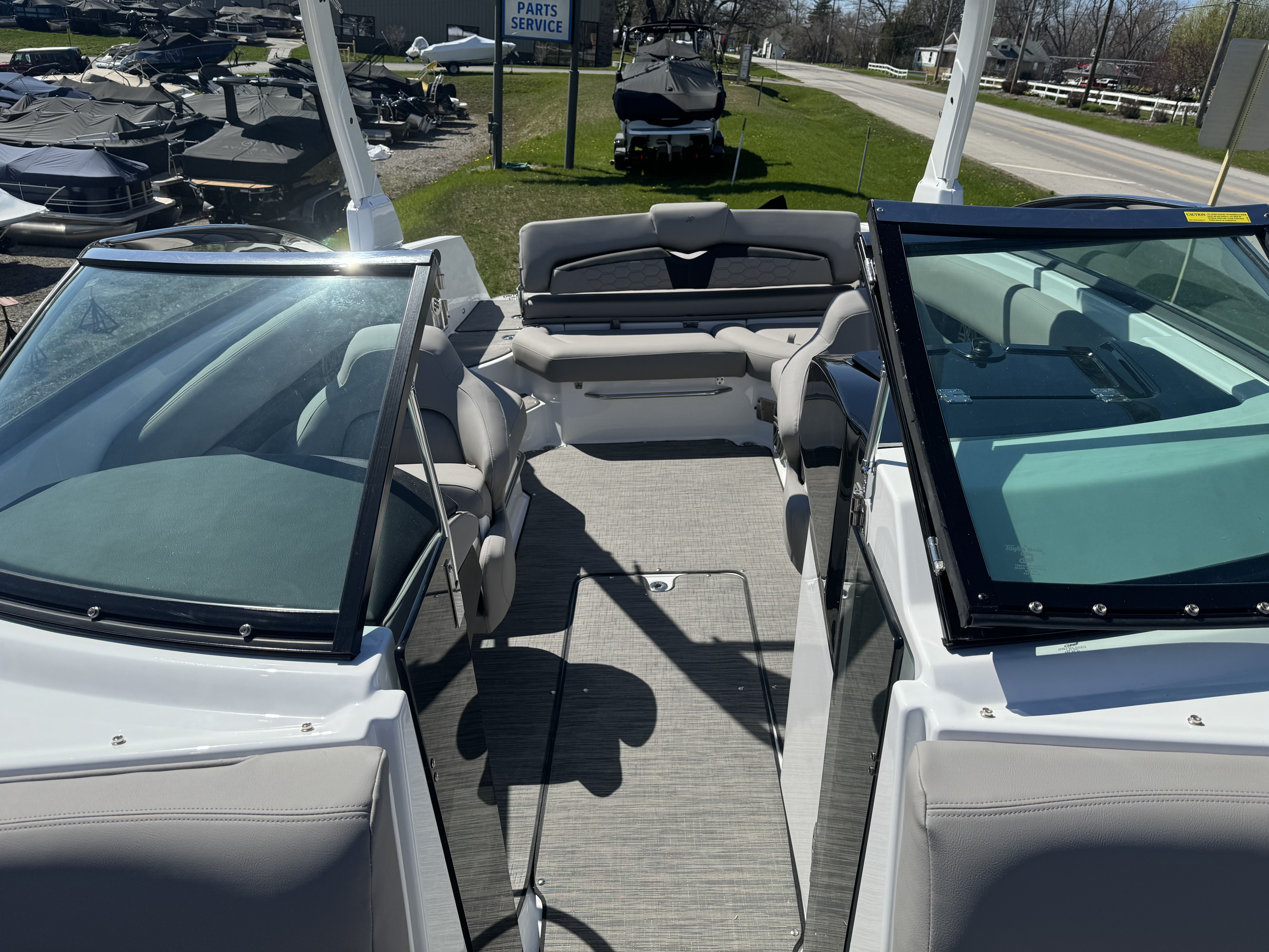 2024 Four Winns HD8 Image Thumbnail #5