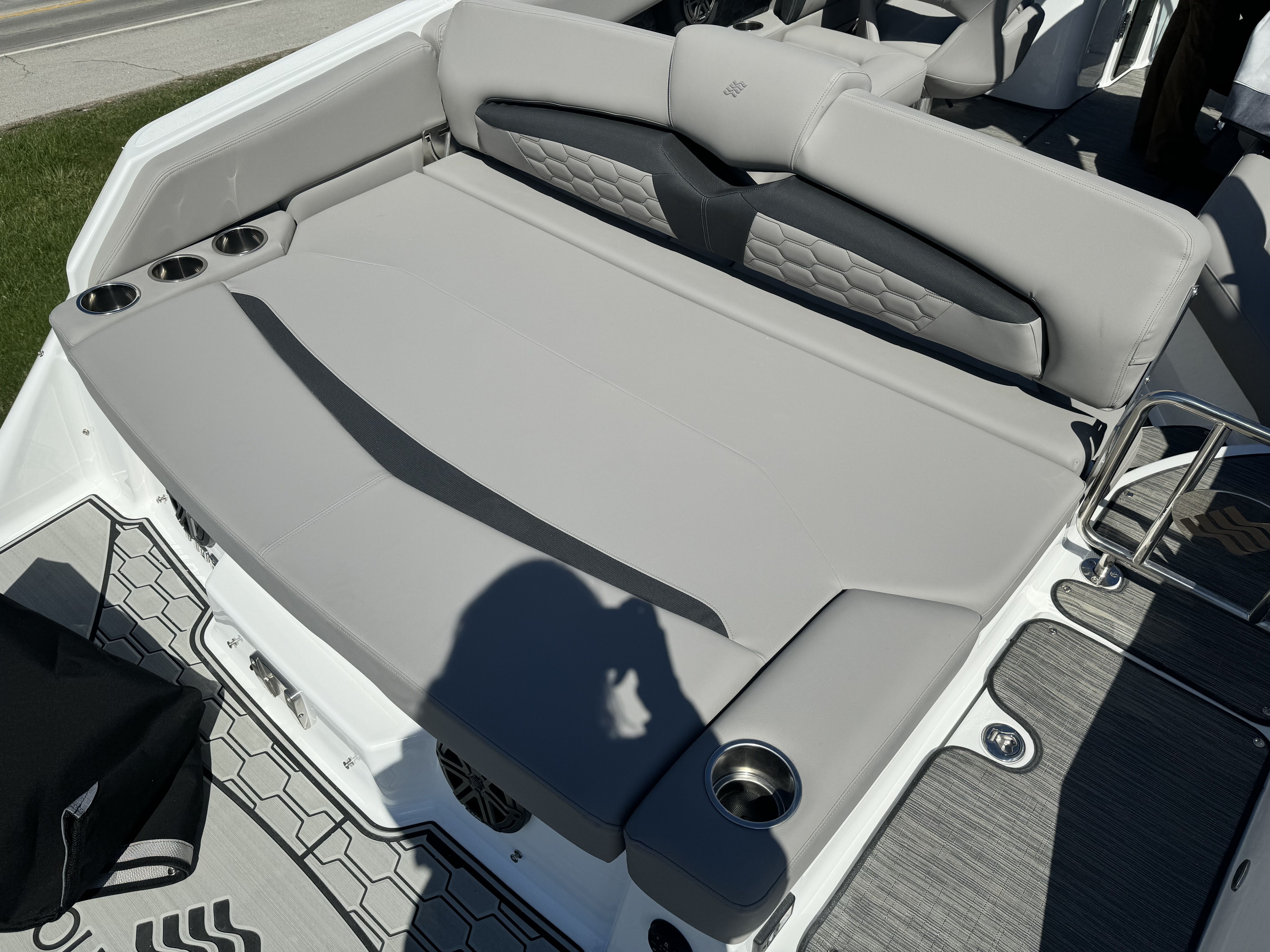 2024 Four Winns HD8 Image Thumbnail #16