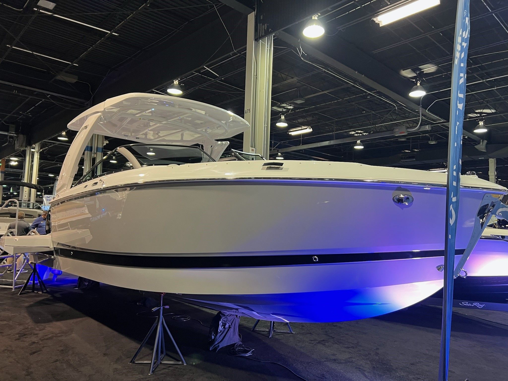 2025 Four Winns H9 OB Image Thumbnail #0