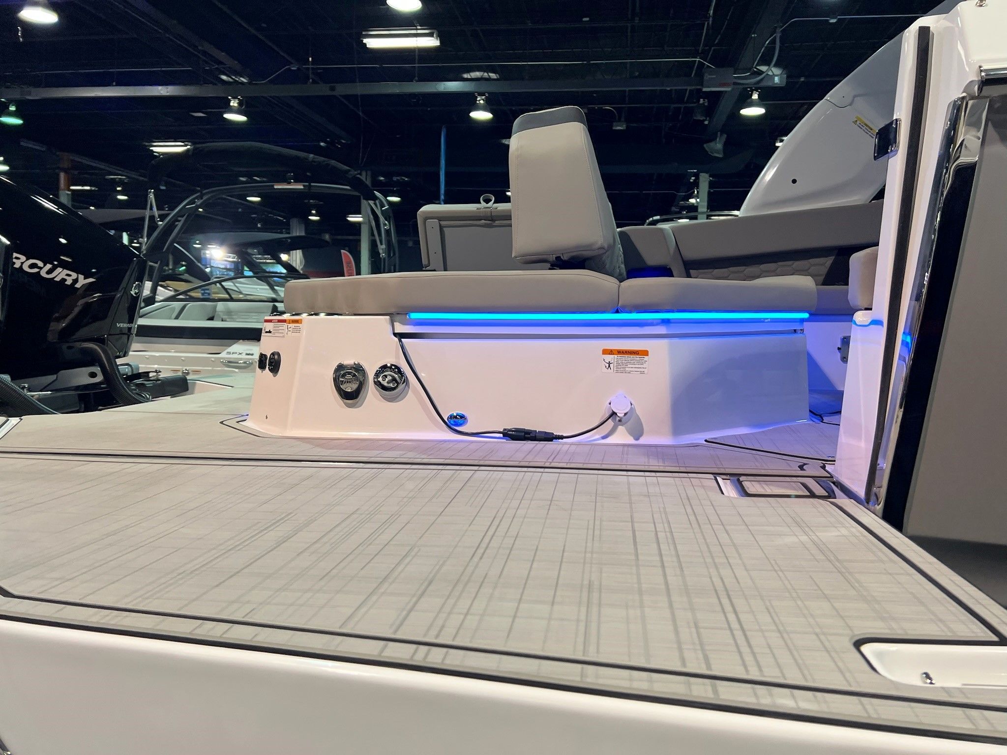 2025 Four Winns H9 OB Image Thumbnail #13