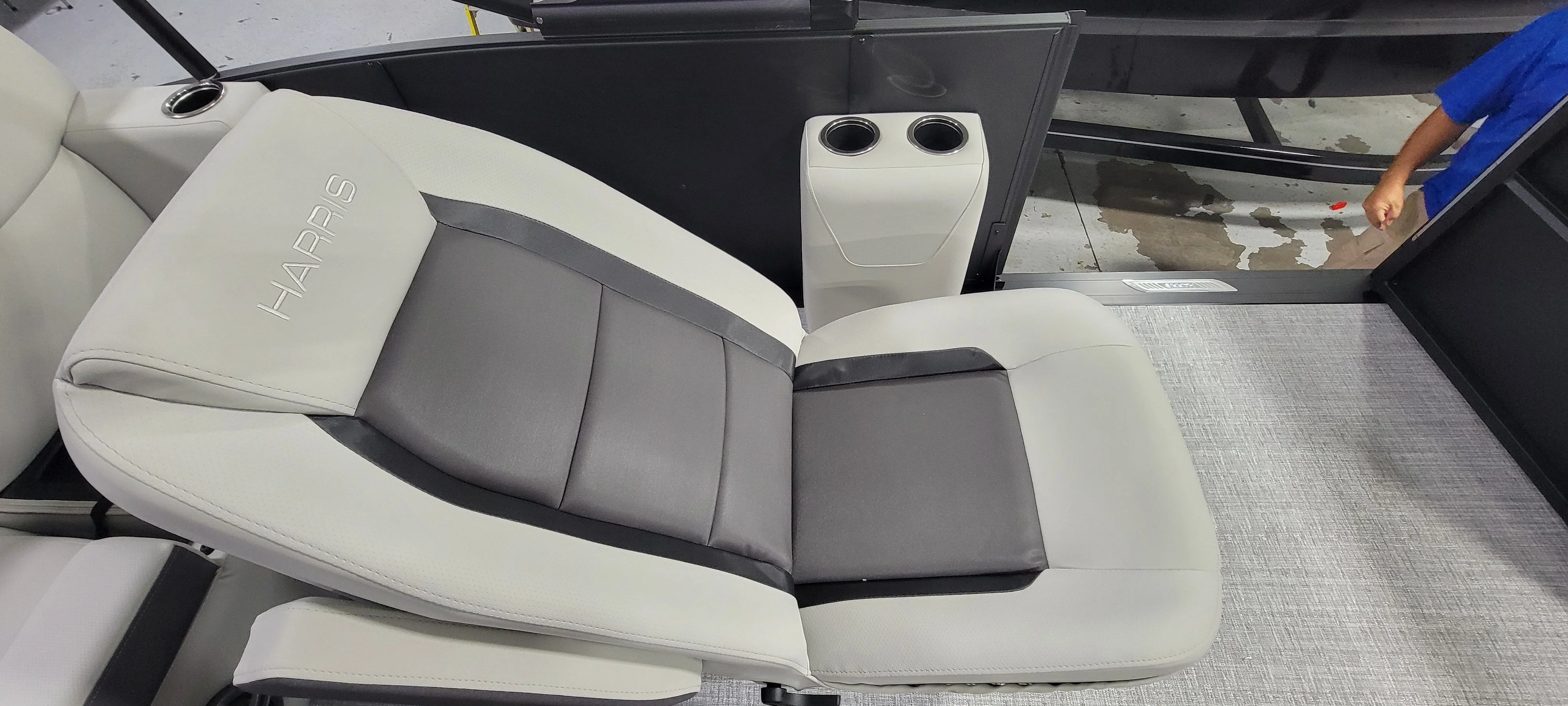 2025 Harris 230 Cruiser Image Thumbnail #5