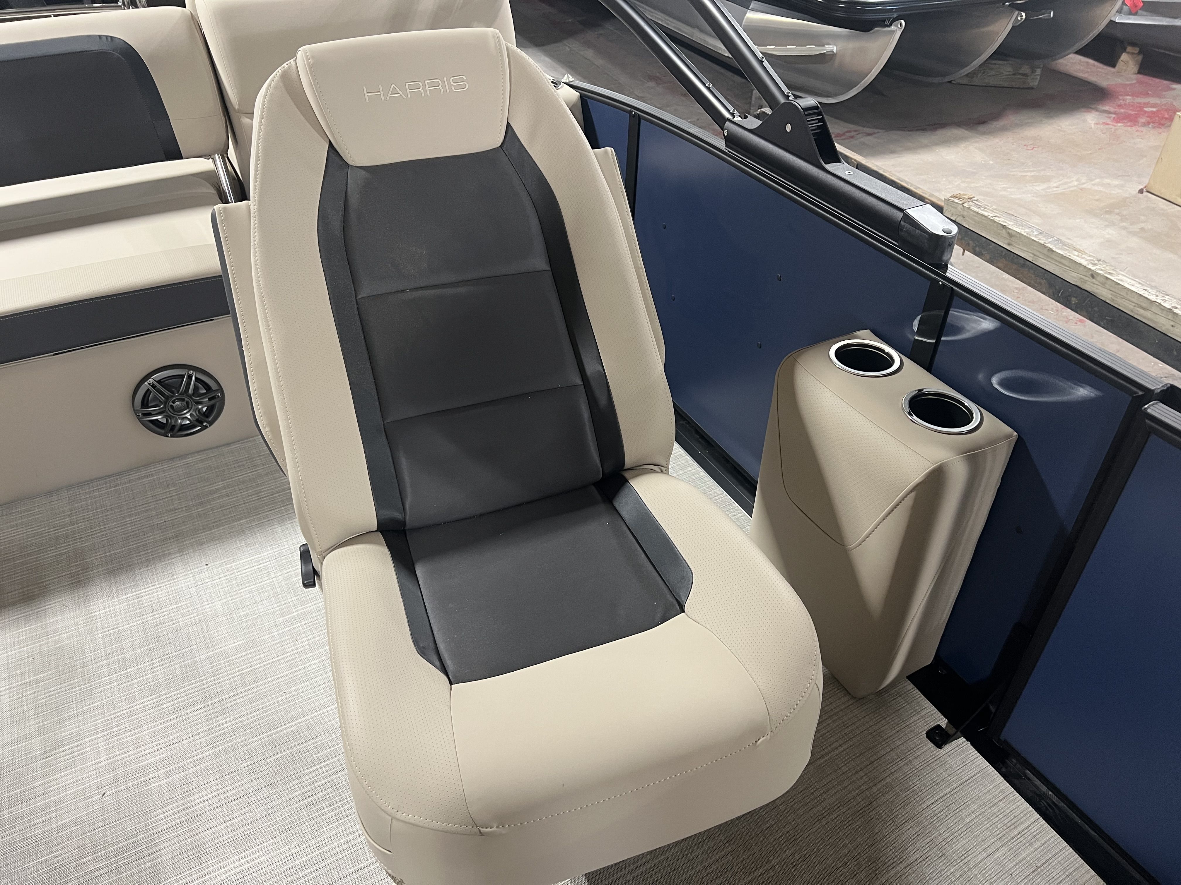 2025 Harris
                                                             230 Cruiser Image Thumbnail #7