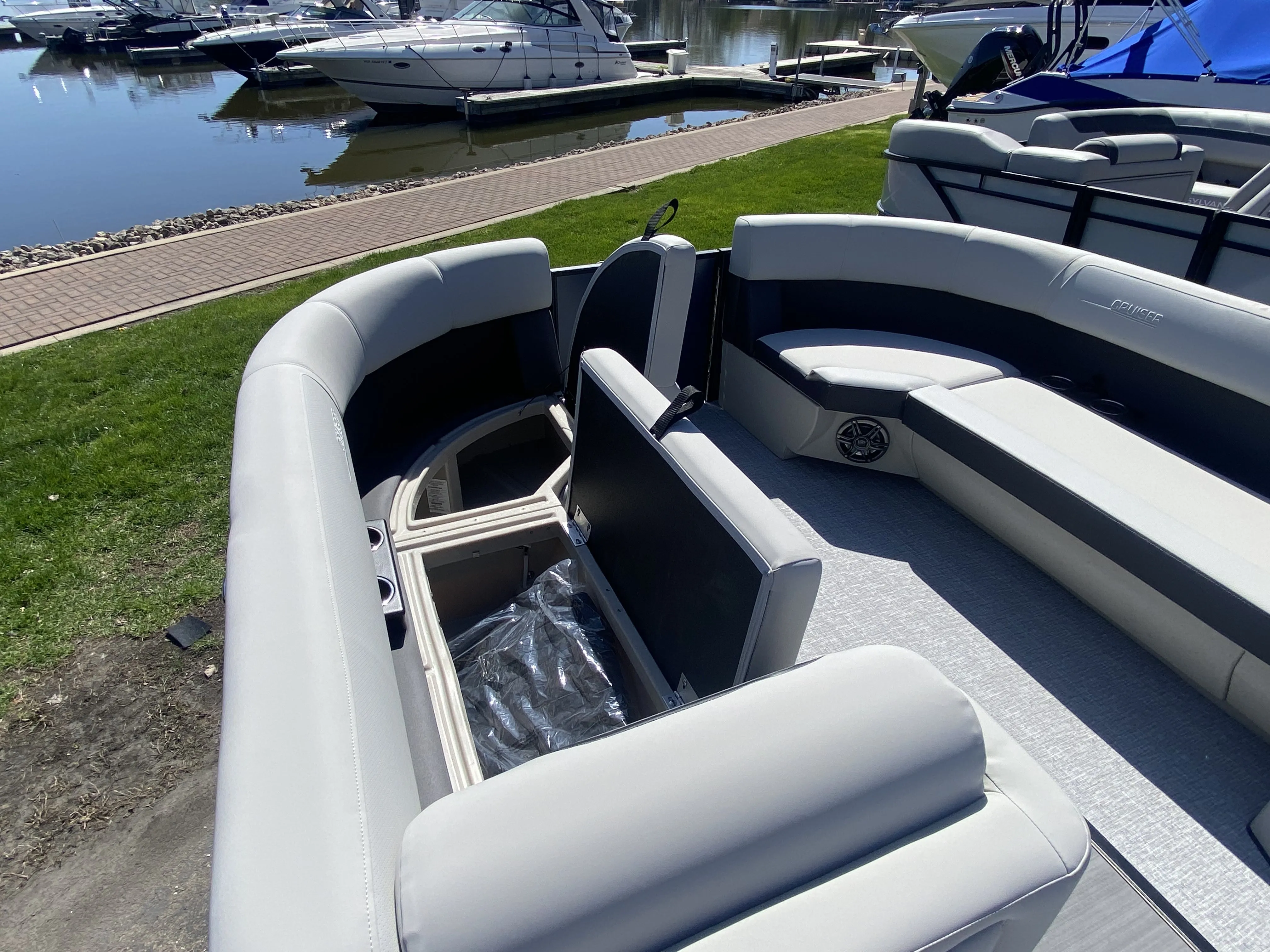 2024 Harris Cruiser 230 Image Thumbnail #2