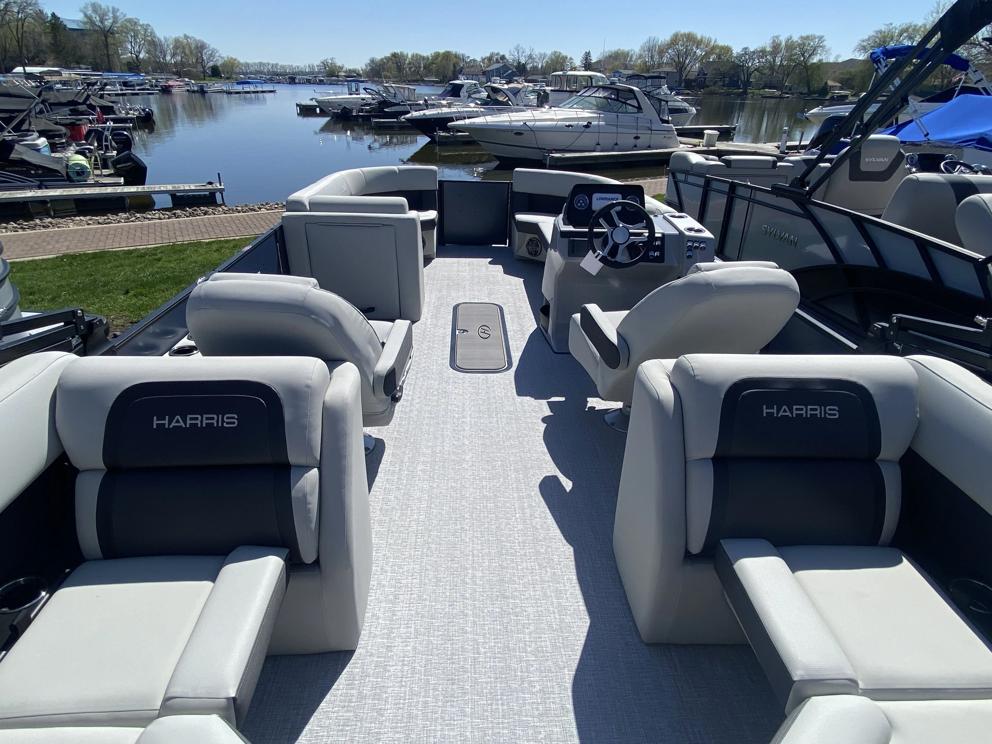 2024 Harris Cruiser 230 Image Thumbnail #4