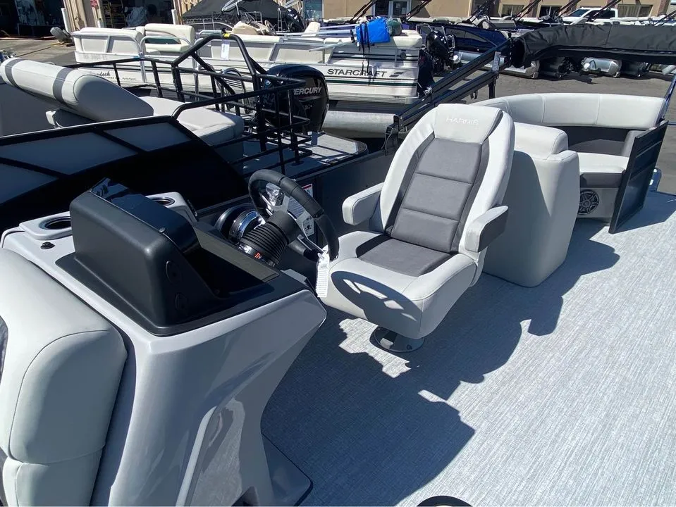2024 Harris Cruiser 230 Image Thumbnail #7