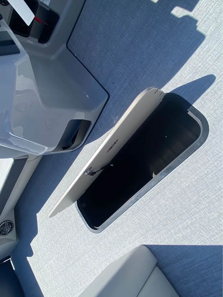 2024 Harris Cruiser 230 Image Thumbnail #17