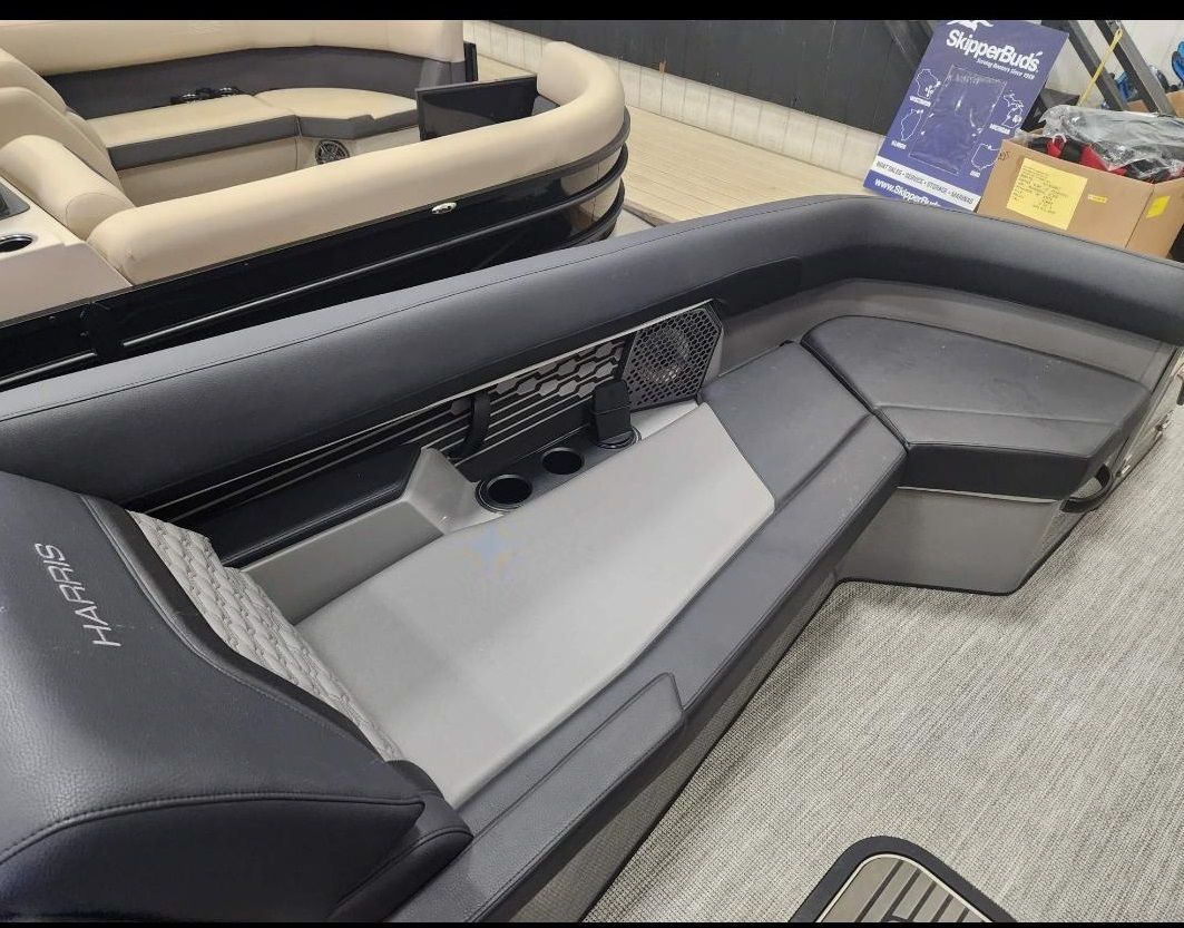 2024 Harris
                                                             Crowne 250 Image Thumbnail #2