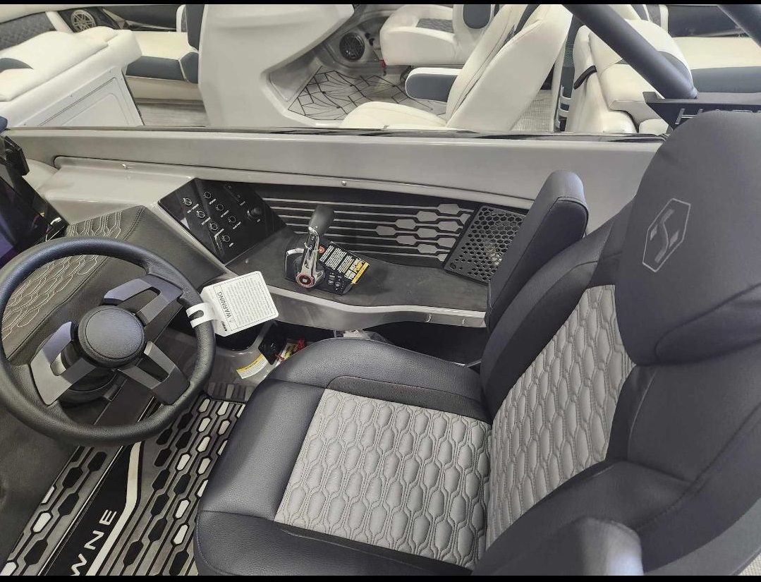 2024 Harris
                                                             Crowne 250 Image Thumbnail #5