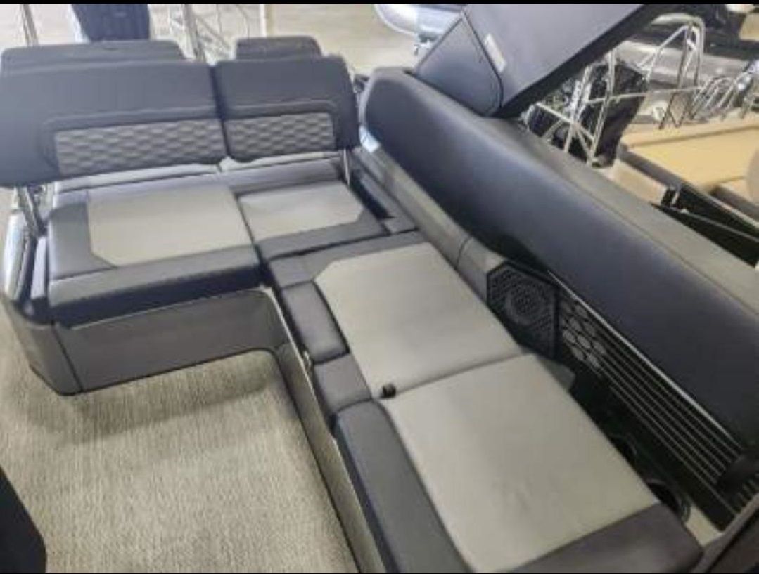 2024 Harris
                                                             Crowne 250 Image Thumbnail #8