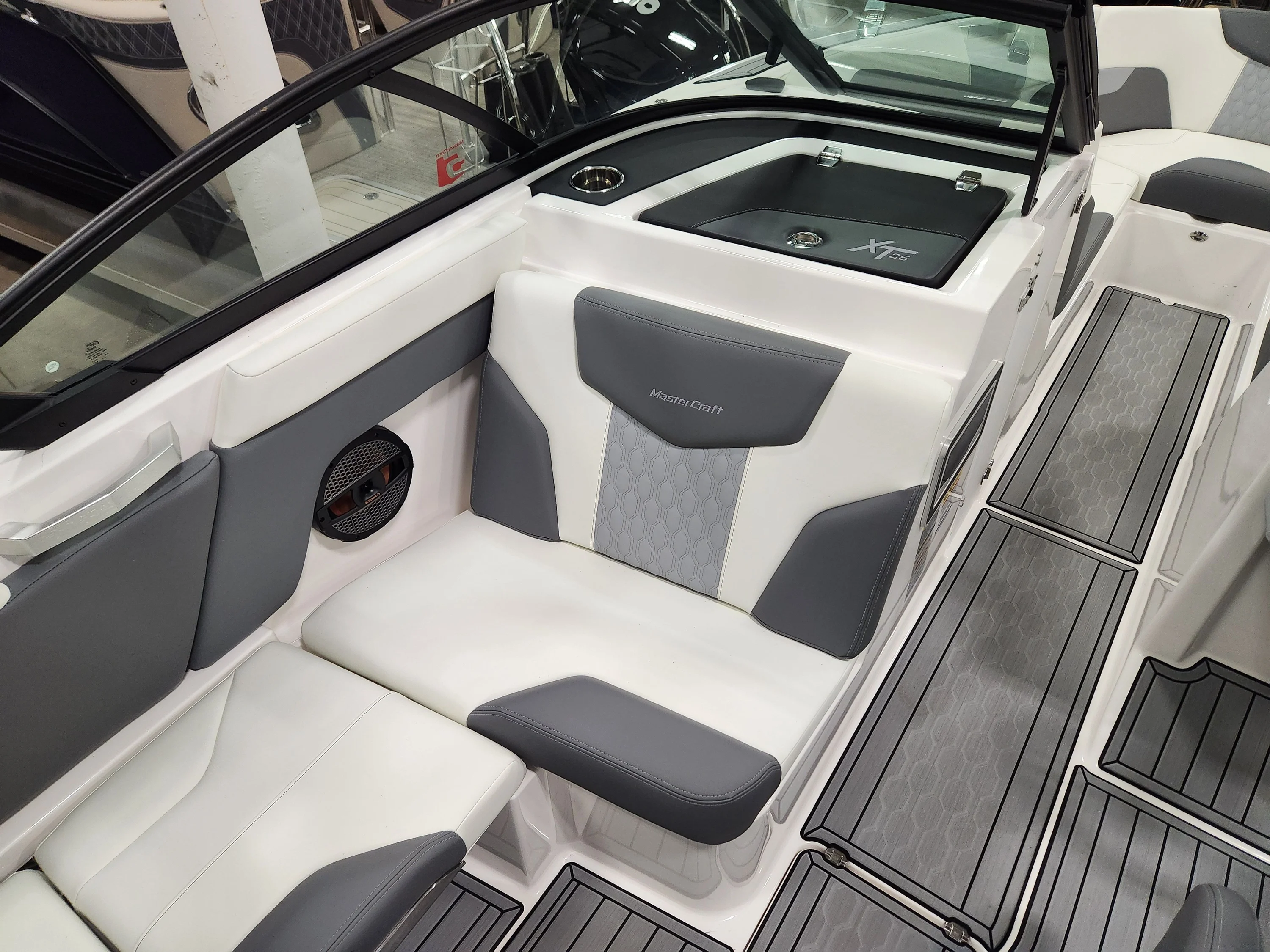 2024 Mastercraft XT25 Image Thumbnail #5