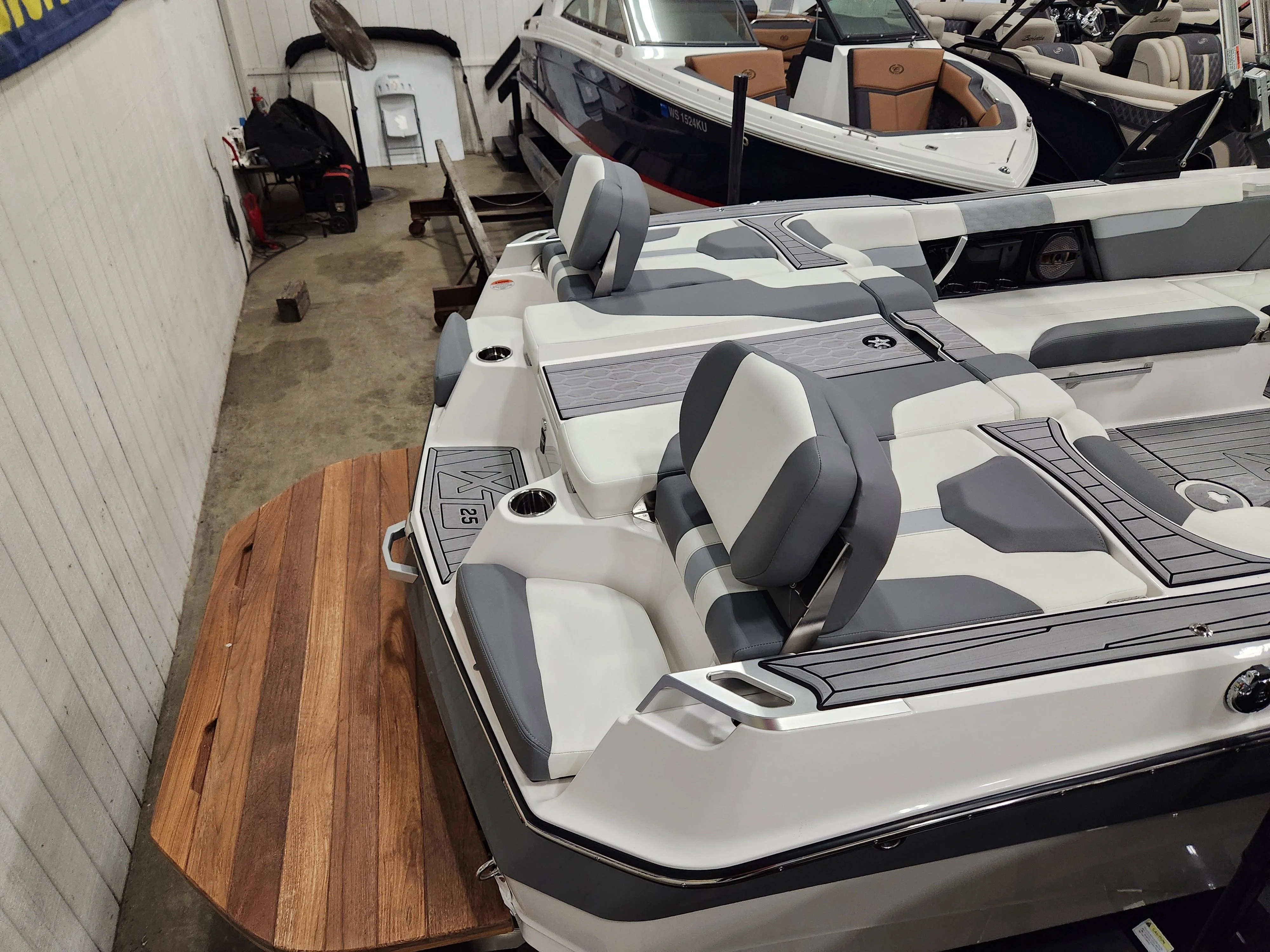2024 Mastercraft XT25 Image Thumbnail #8
