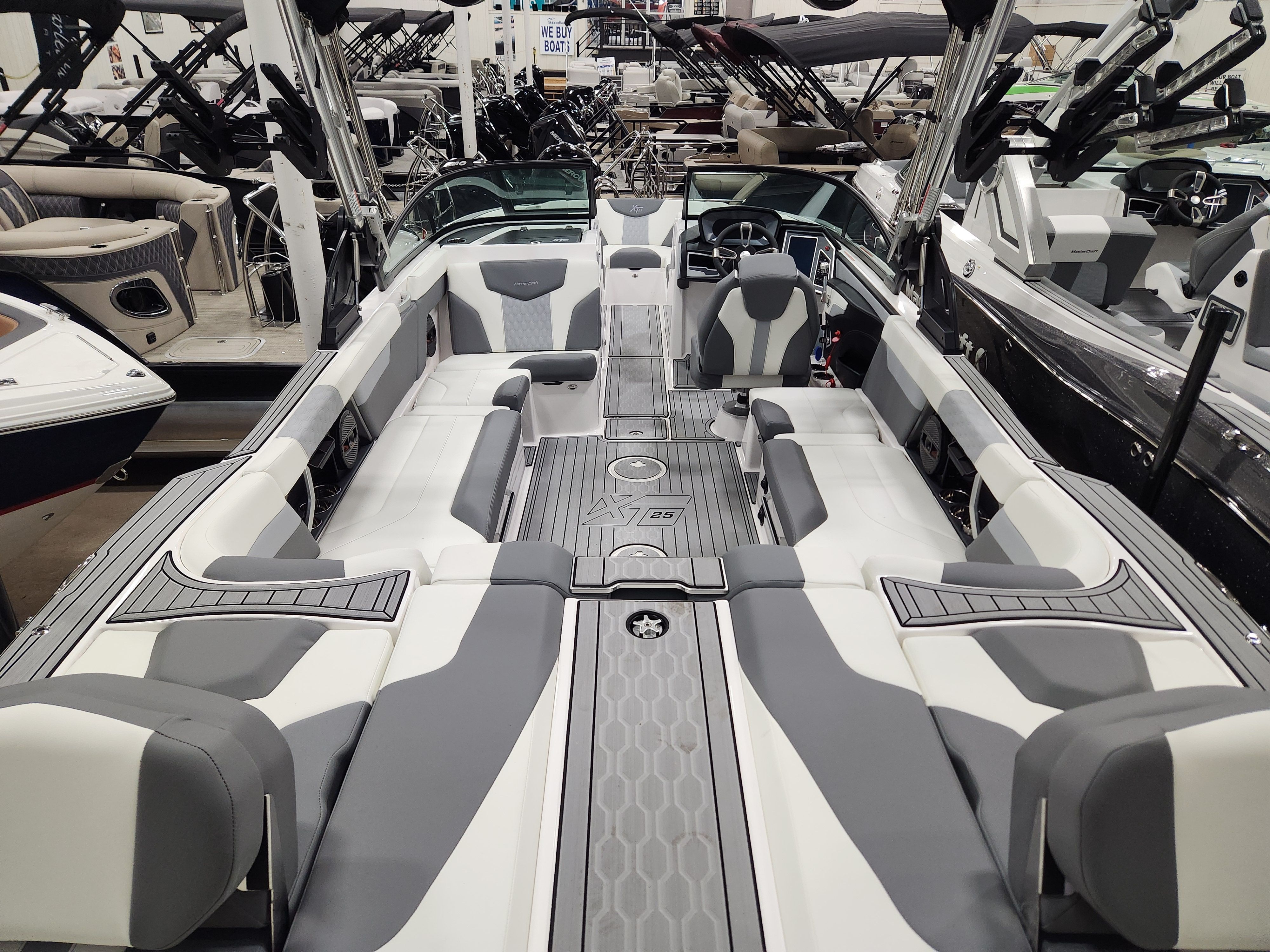 2024 Mastercraft XT25 Image Thumbnail #3