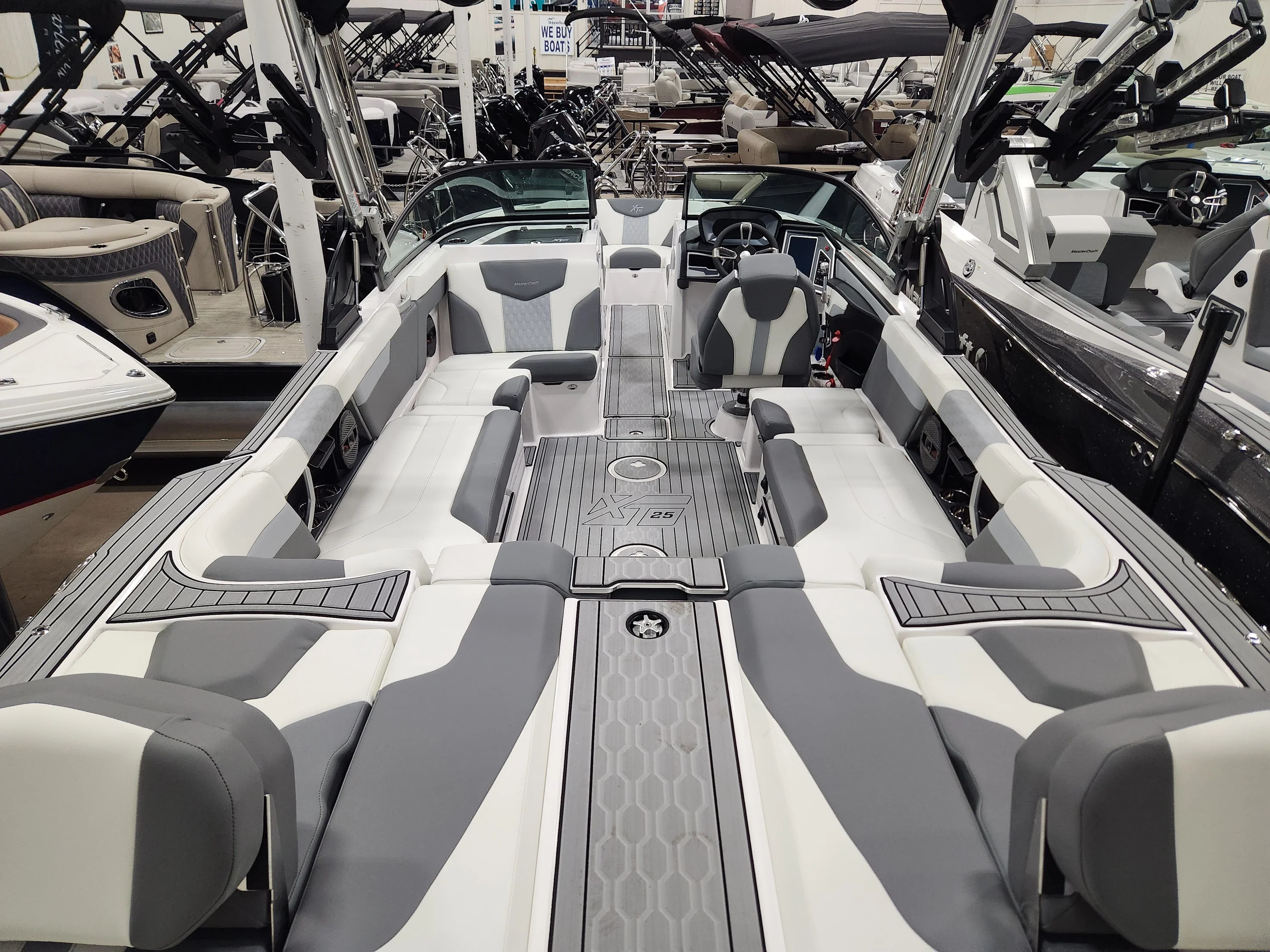 2024 Mastercraft XT25 Image Thumbnail #3