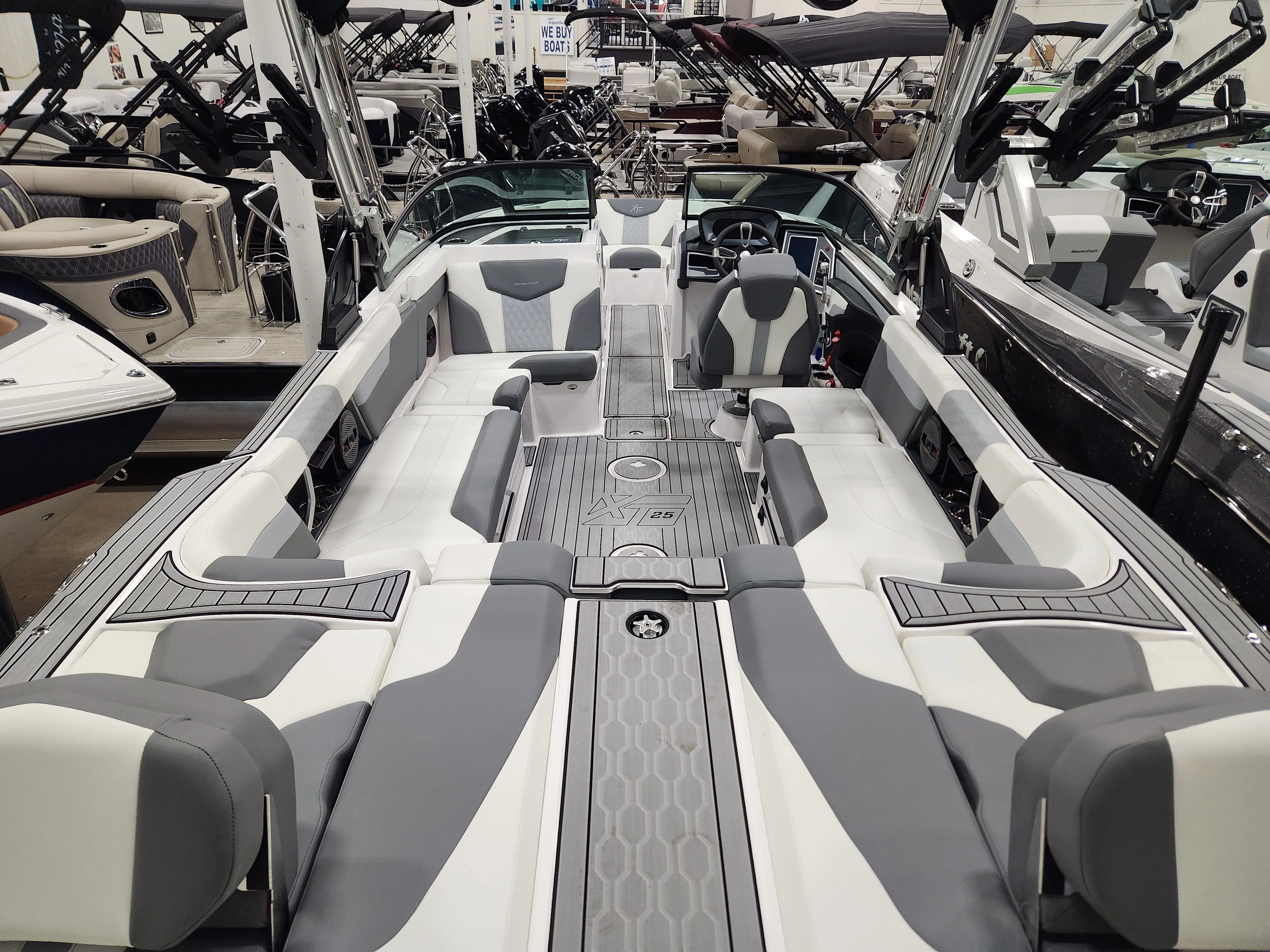 2024 Mastercraft XT25 Image Thumbnail #3