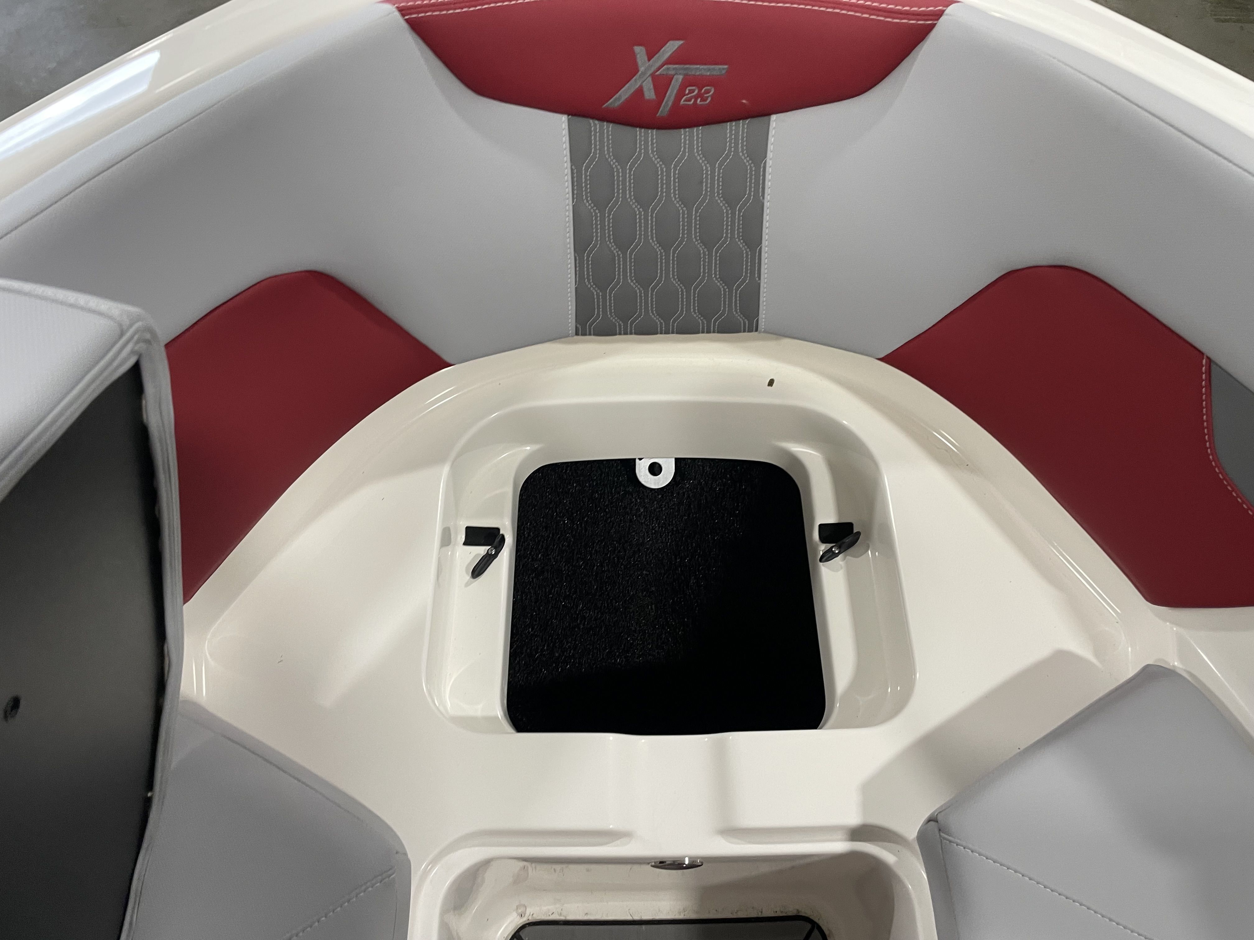 2023 Mastercraft XT23 Image Thumbnail #4
