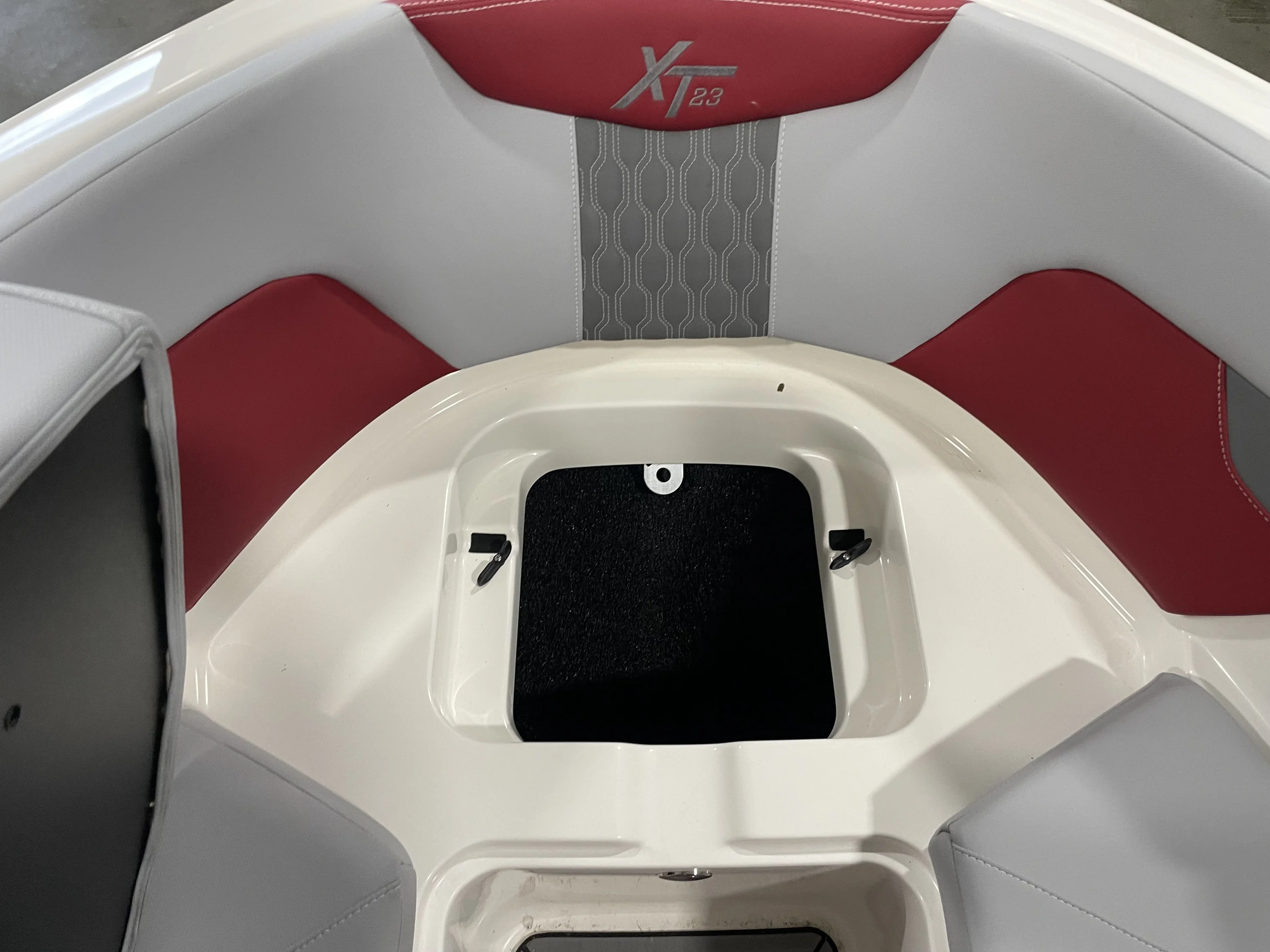 2023 Mastercraft XT23 Image Thumbnail #4