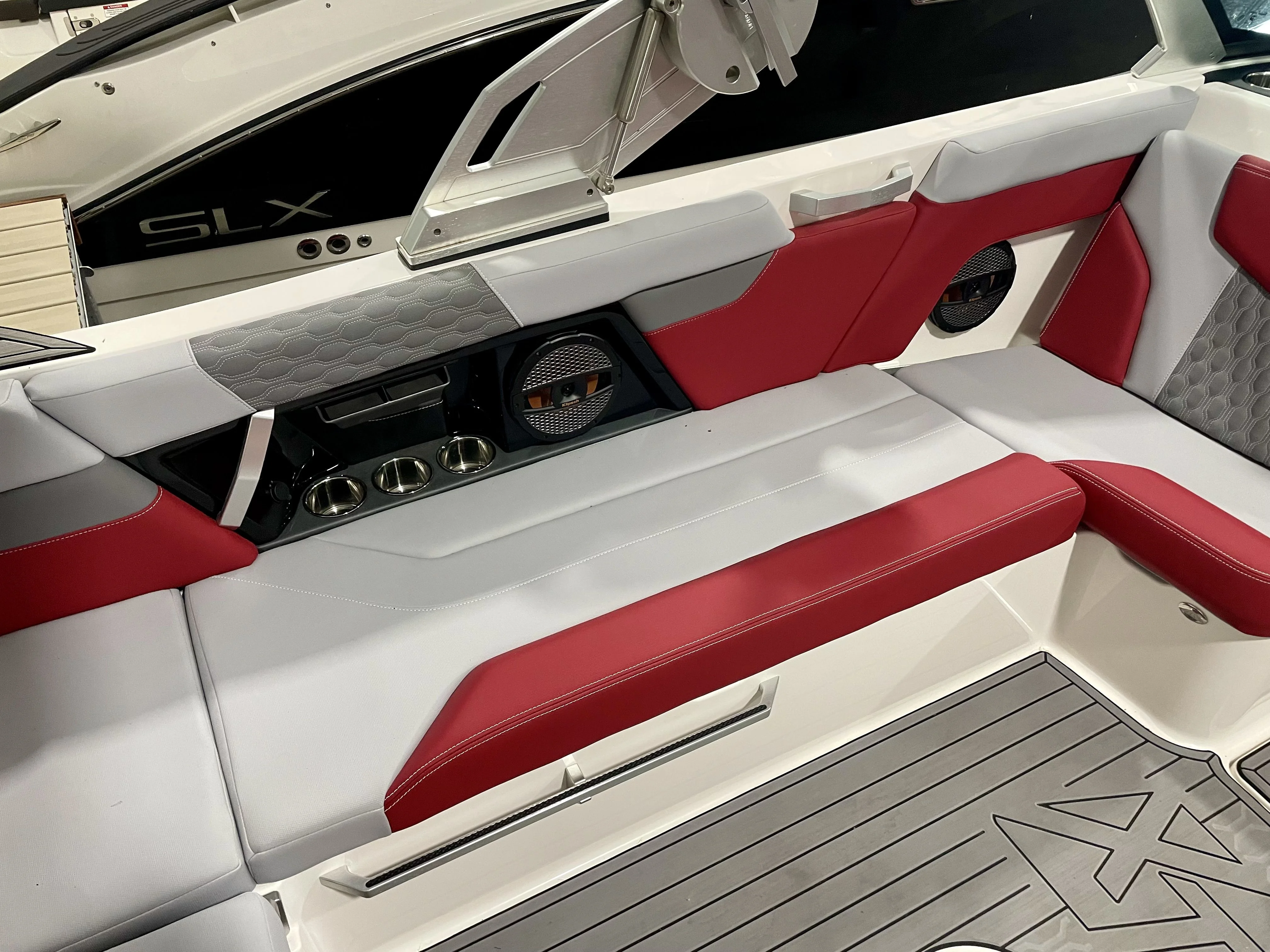 2023 Mastercraft XT23 Image Thumbnail #7