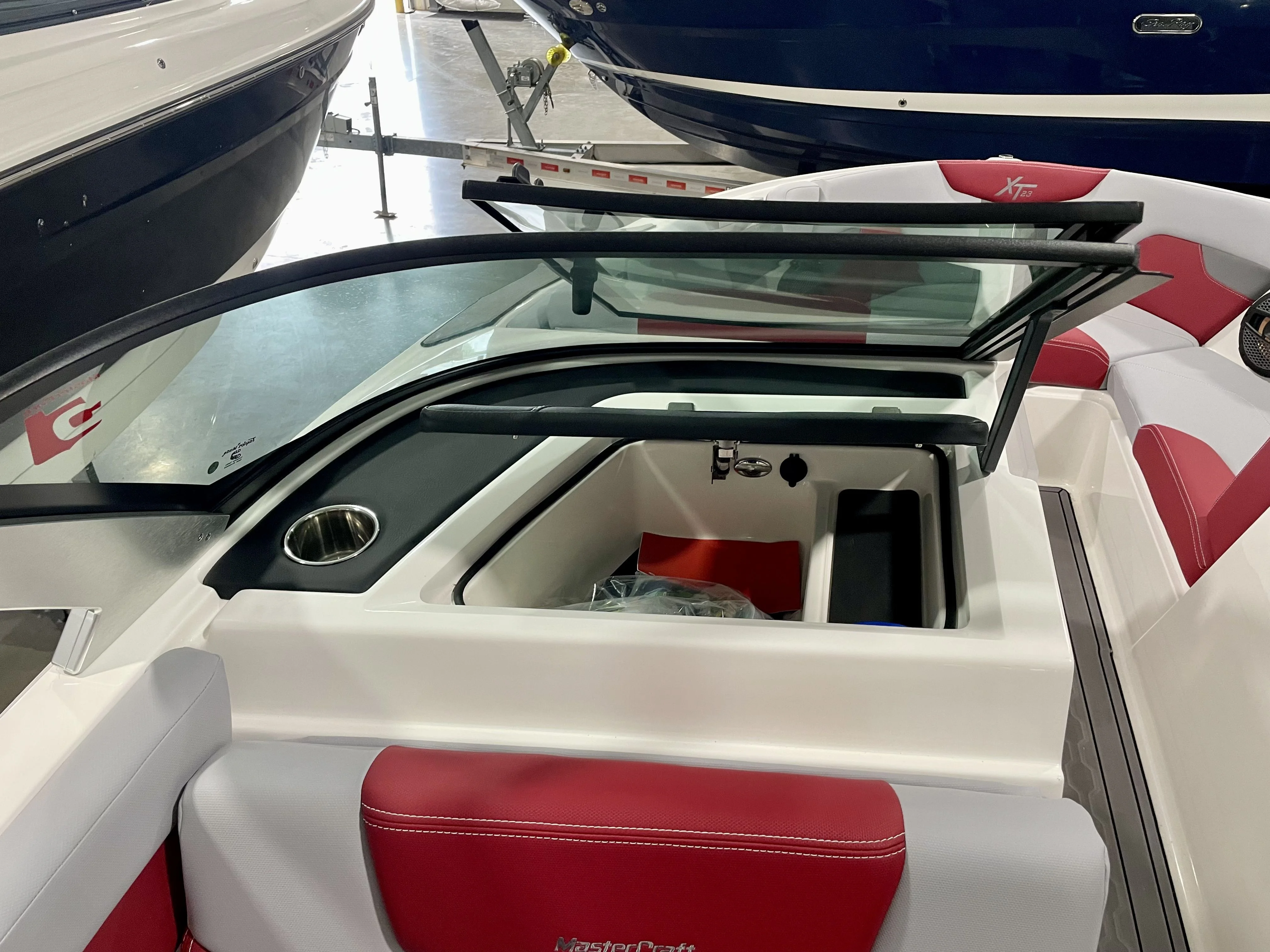 2023 Mastercraft XT23 Image Thumbnail #9