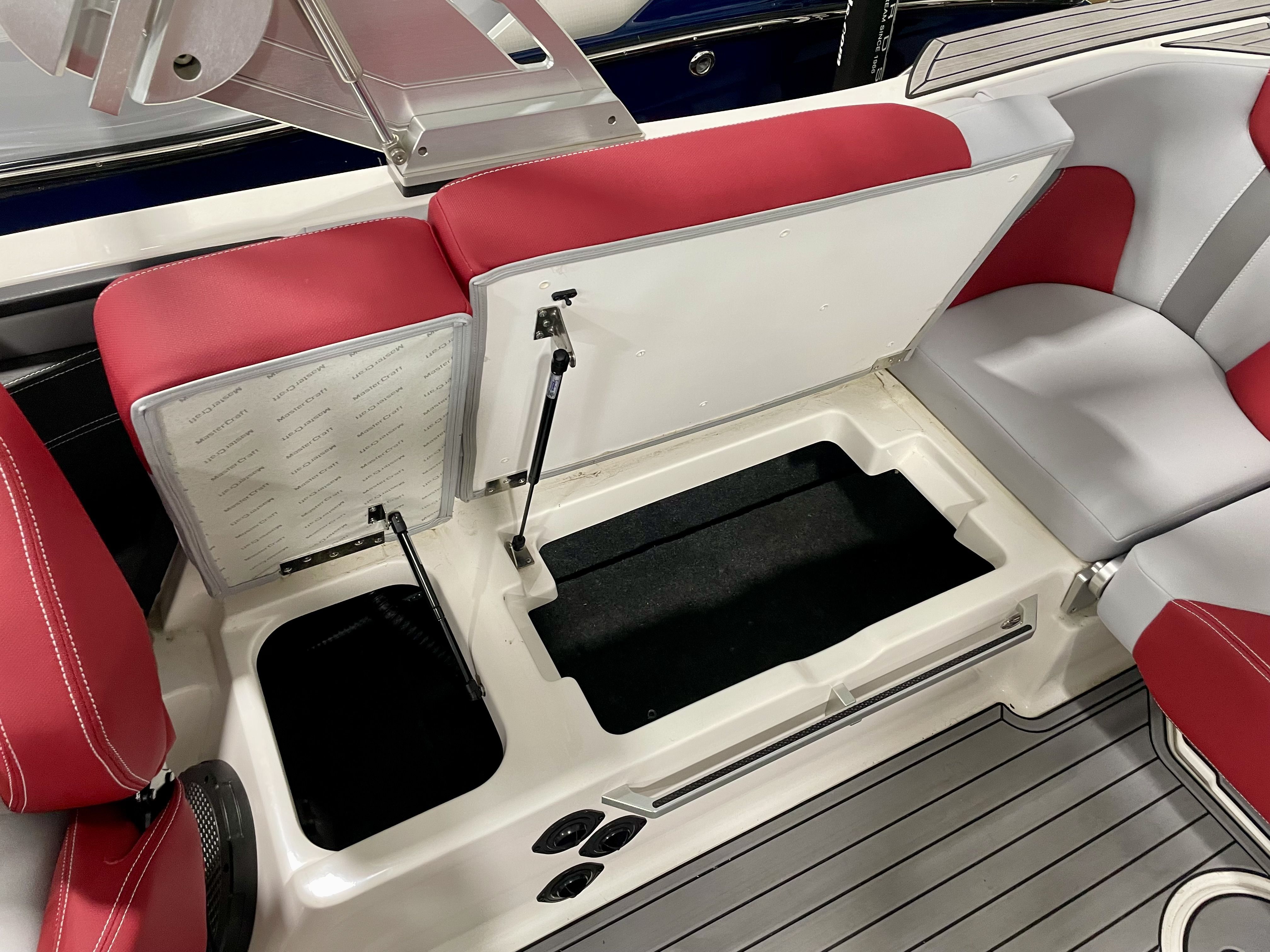 2023 Mastercraft XT23 Image Thumbnail #10
