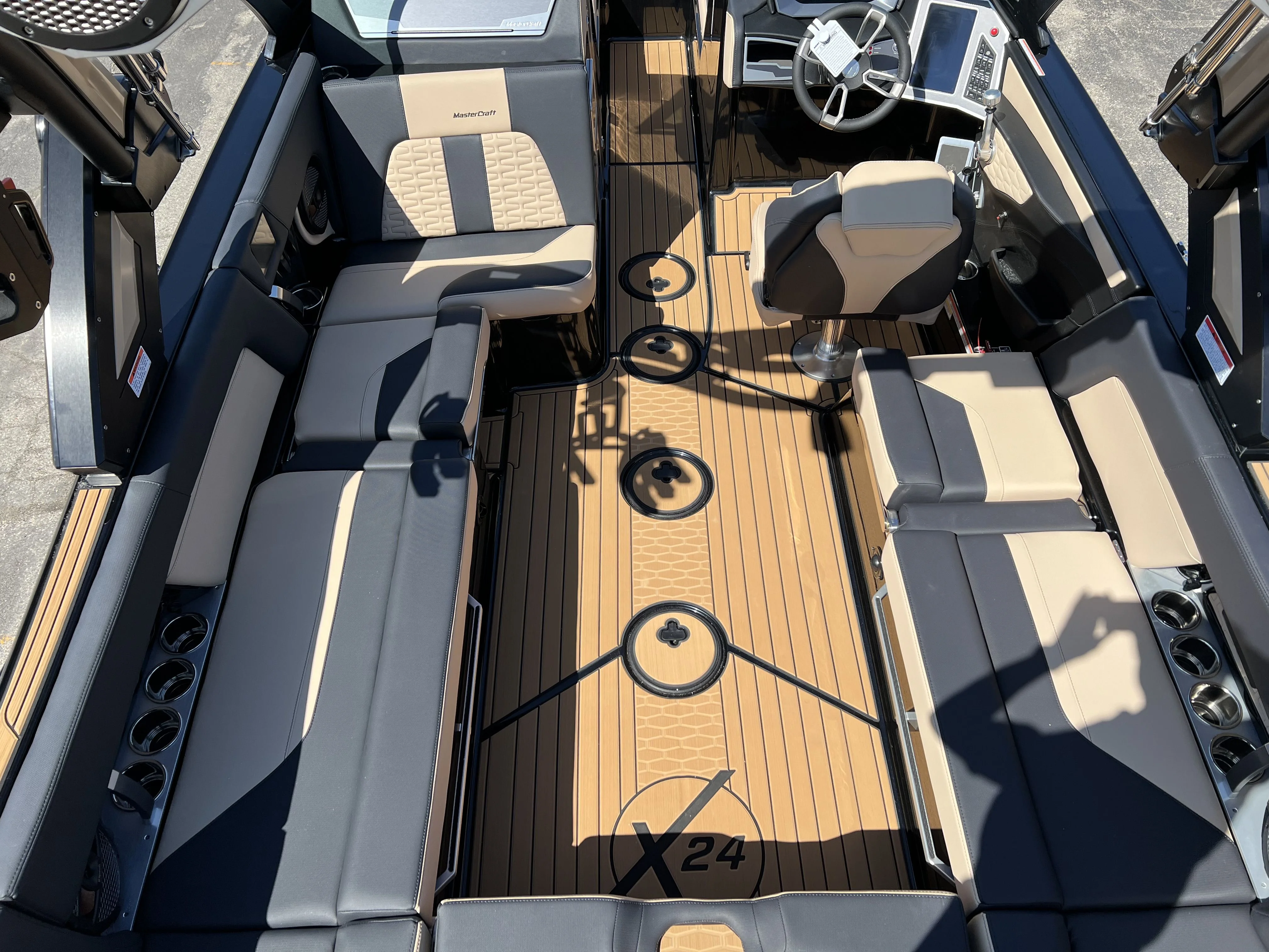 2024 Mastercraft X24 Image Thumbnail #17