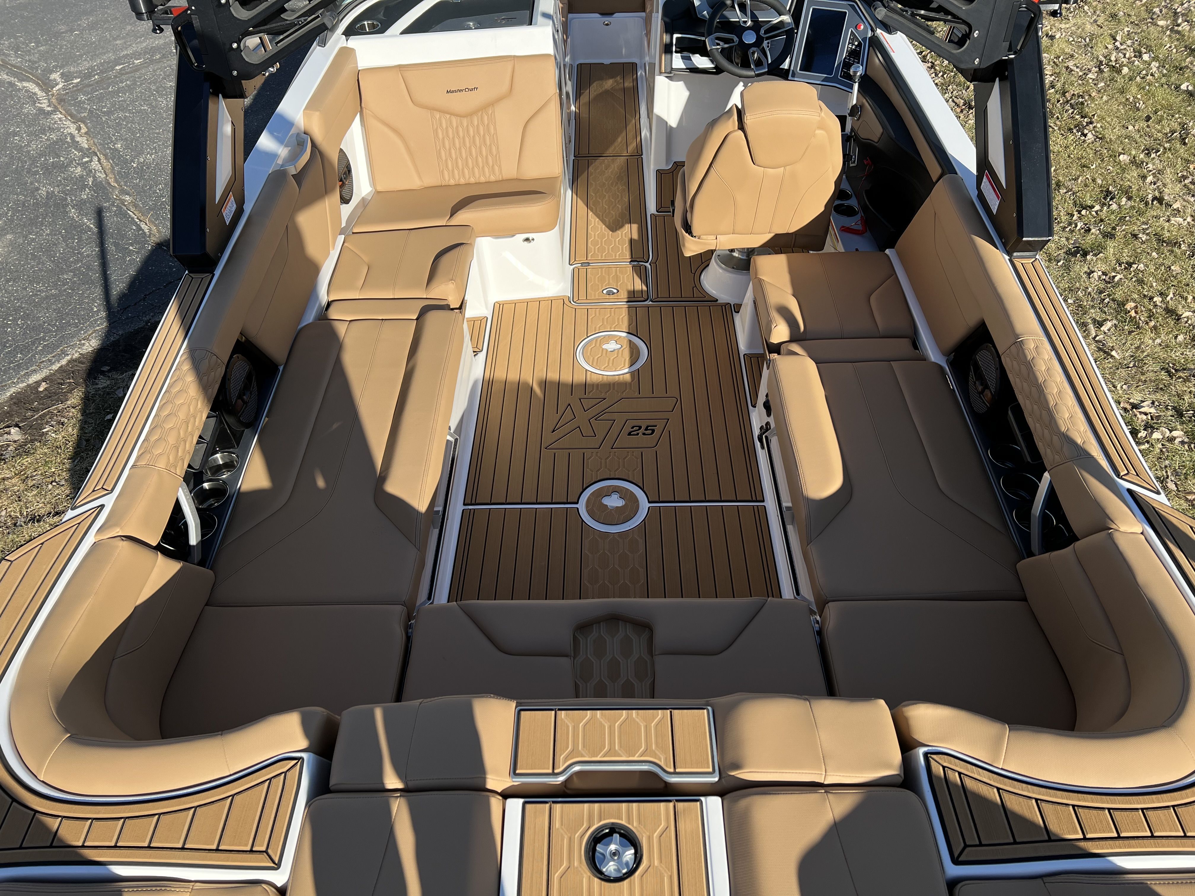 2024 Mastercraft XT25 Image Thumbnail #11