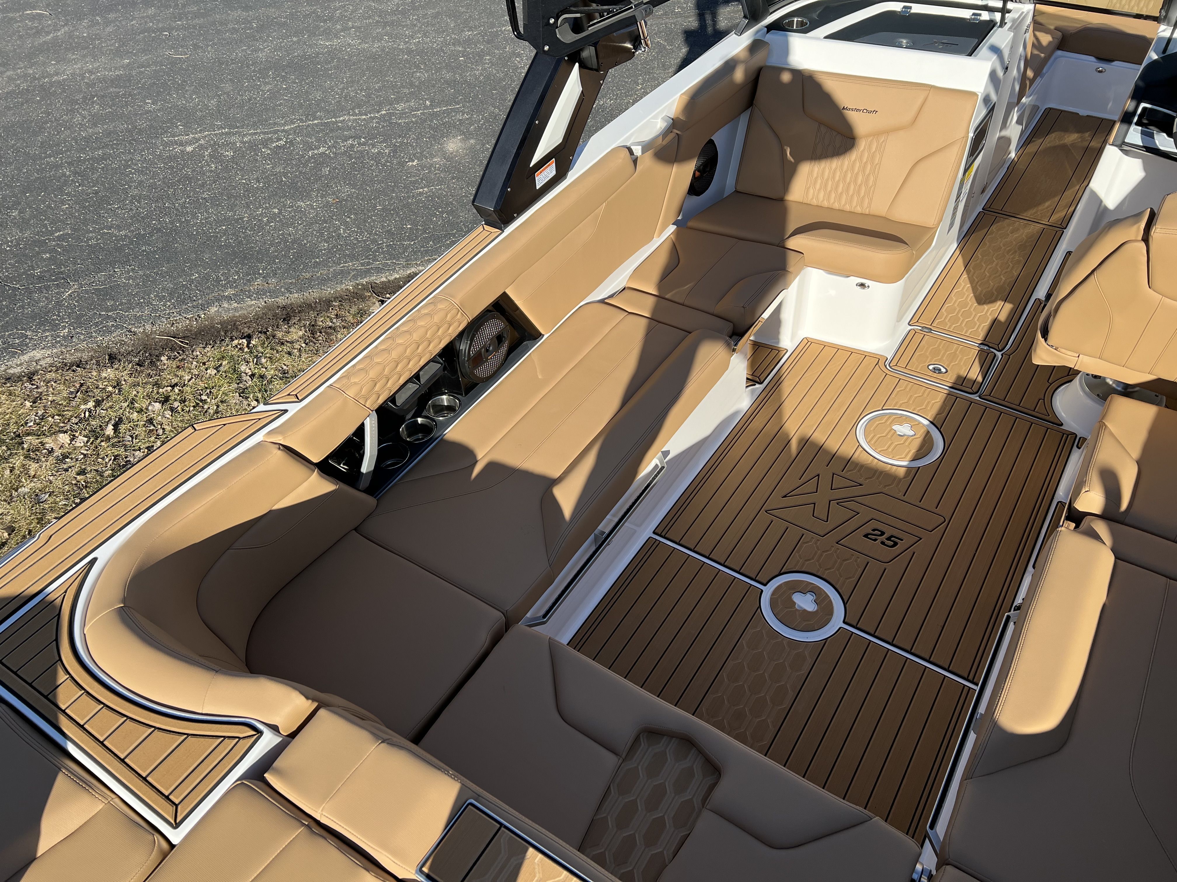 2024 Mastercraft XT25 Image Thumbnail #12