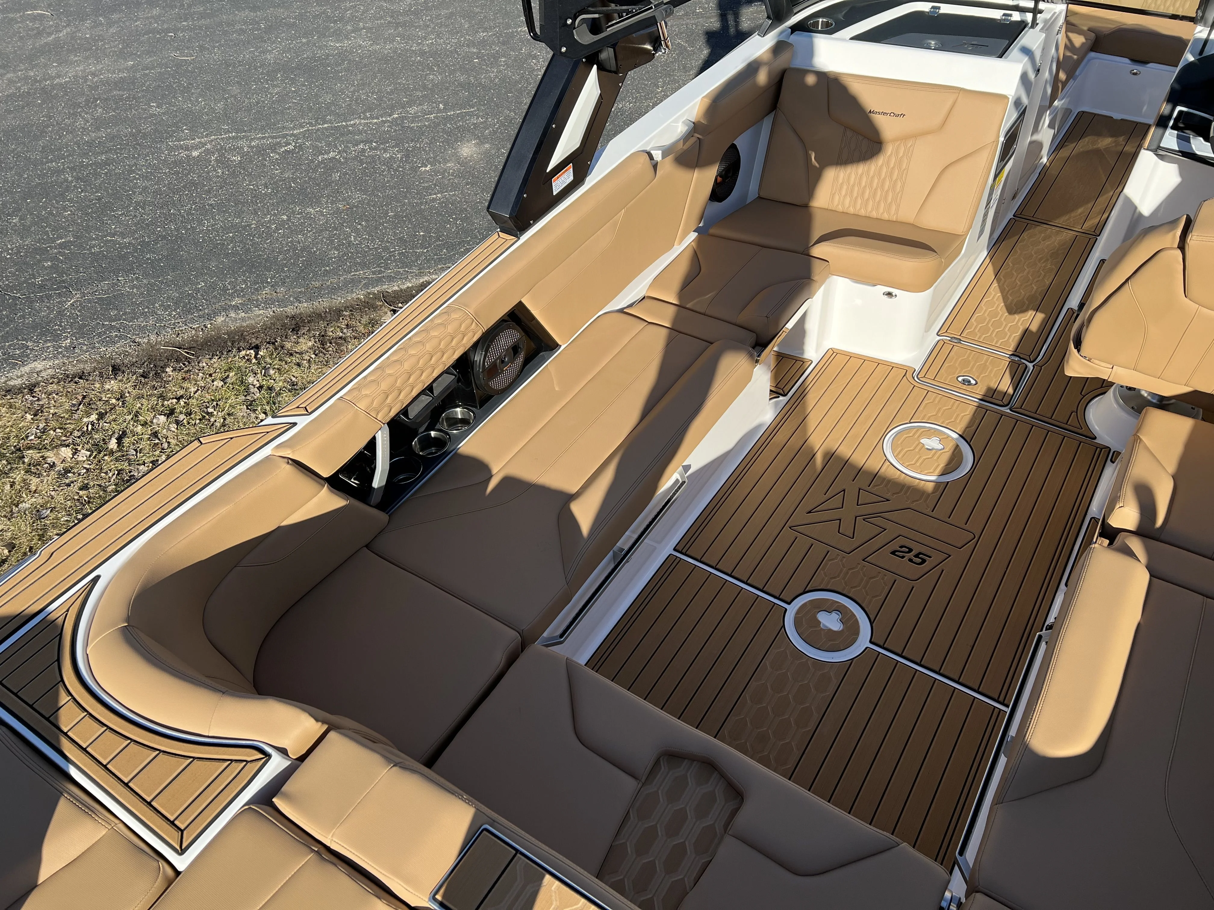 2024 Mastercraft XT25 Image Thumbnail #12