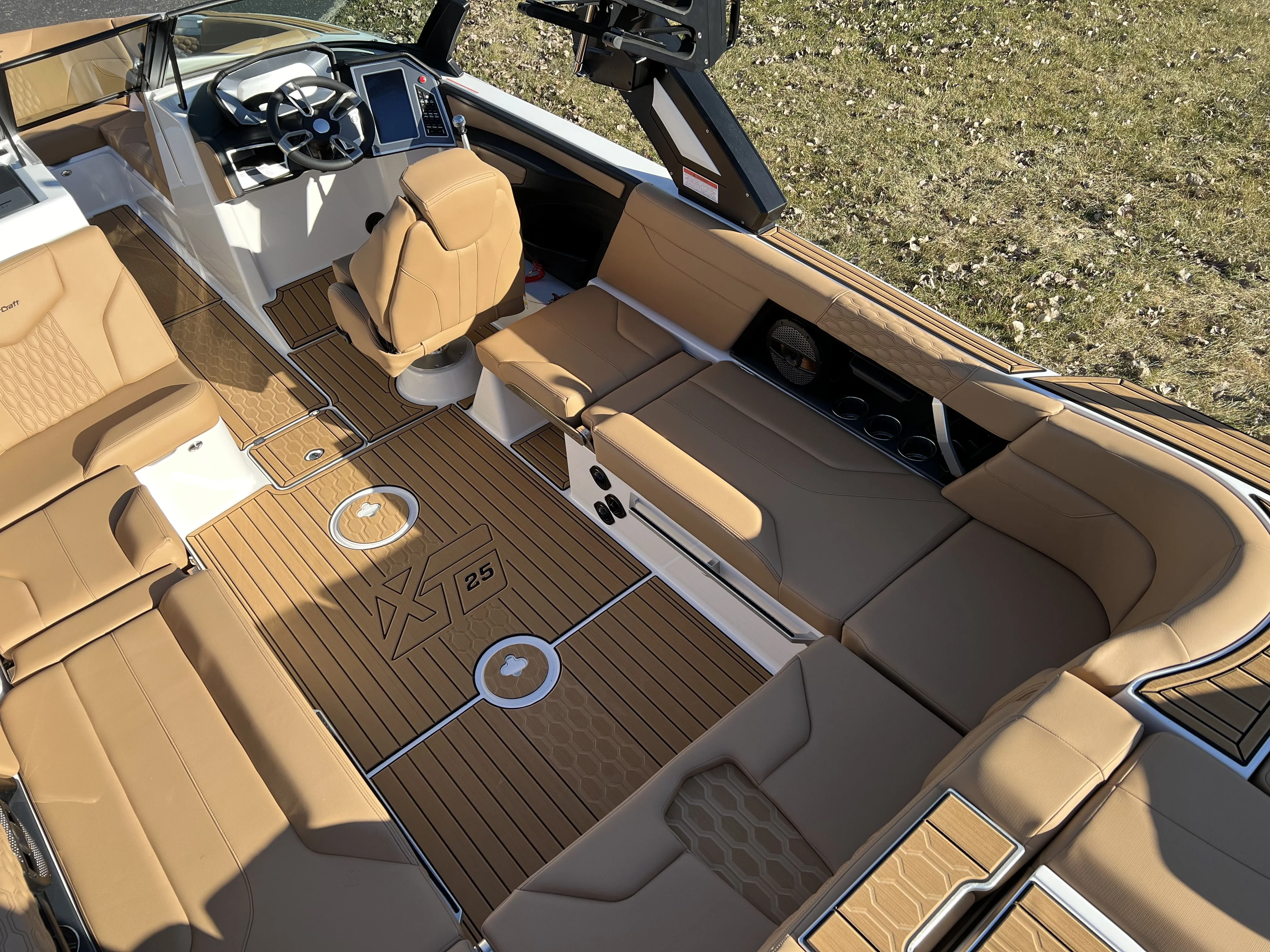 2024 Mastercraft XT25 Image Thumbnail #13