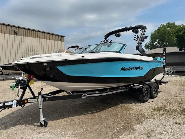 2024 Mastercraft XT23 Image Thumbnail #1