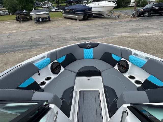 2024 Mastercraft XT23 Image Thumbnail #2
