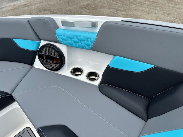 2024 Mastercraft XT23 Image Thumbnail #4