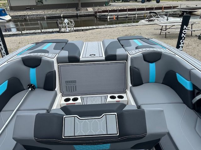 2024 Mastercraft XT23 Image Thumbnail #12