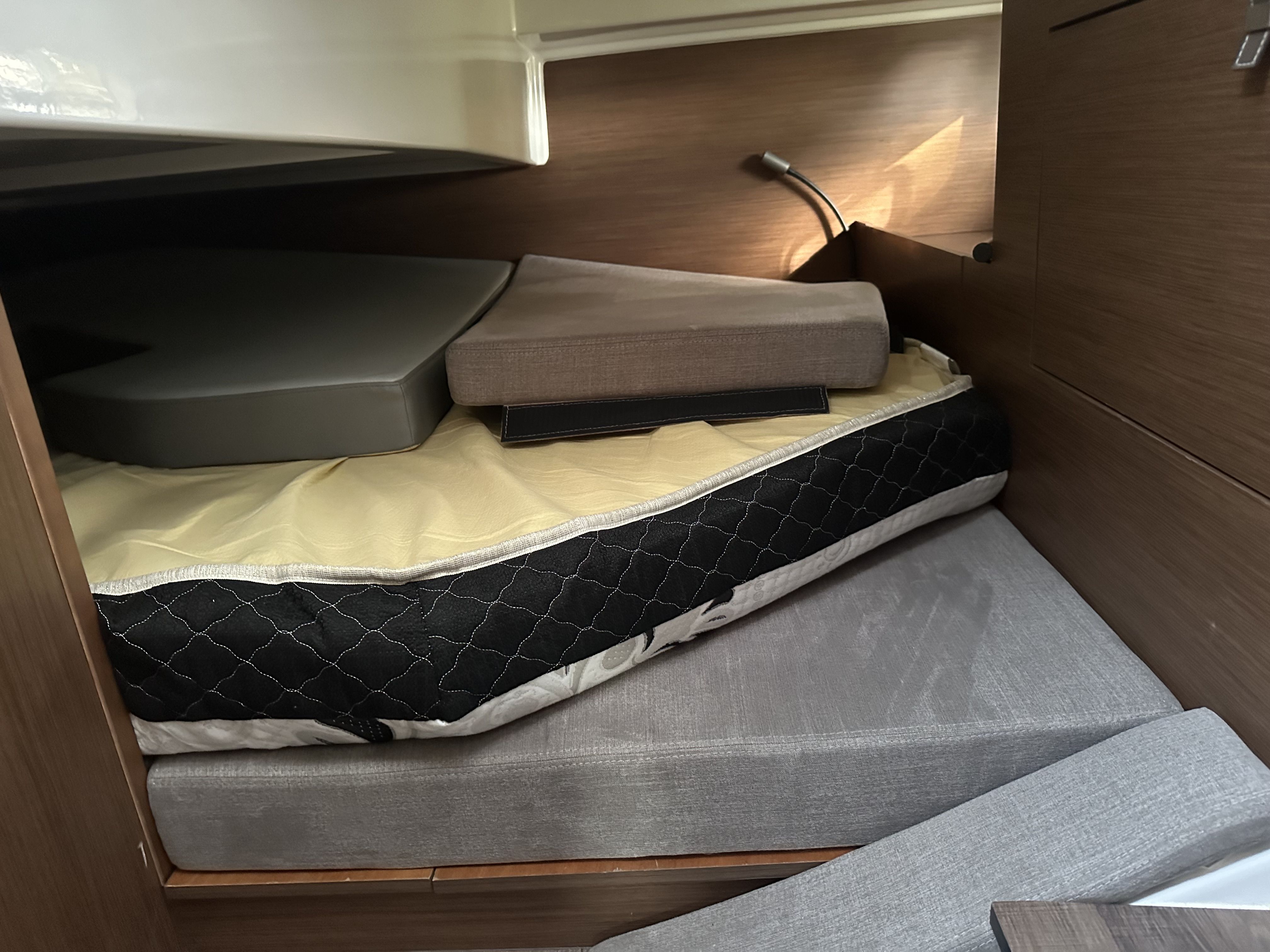 2021 Beneteau
                                                             32 GRAN TURISMO Image Thumbnail #35