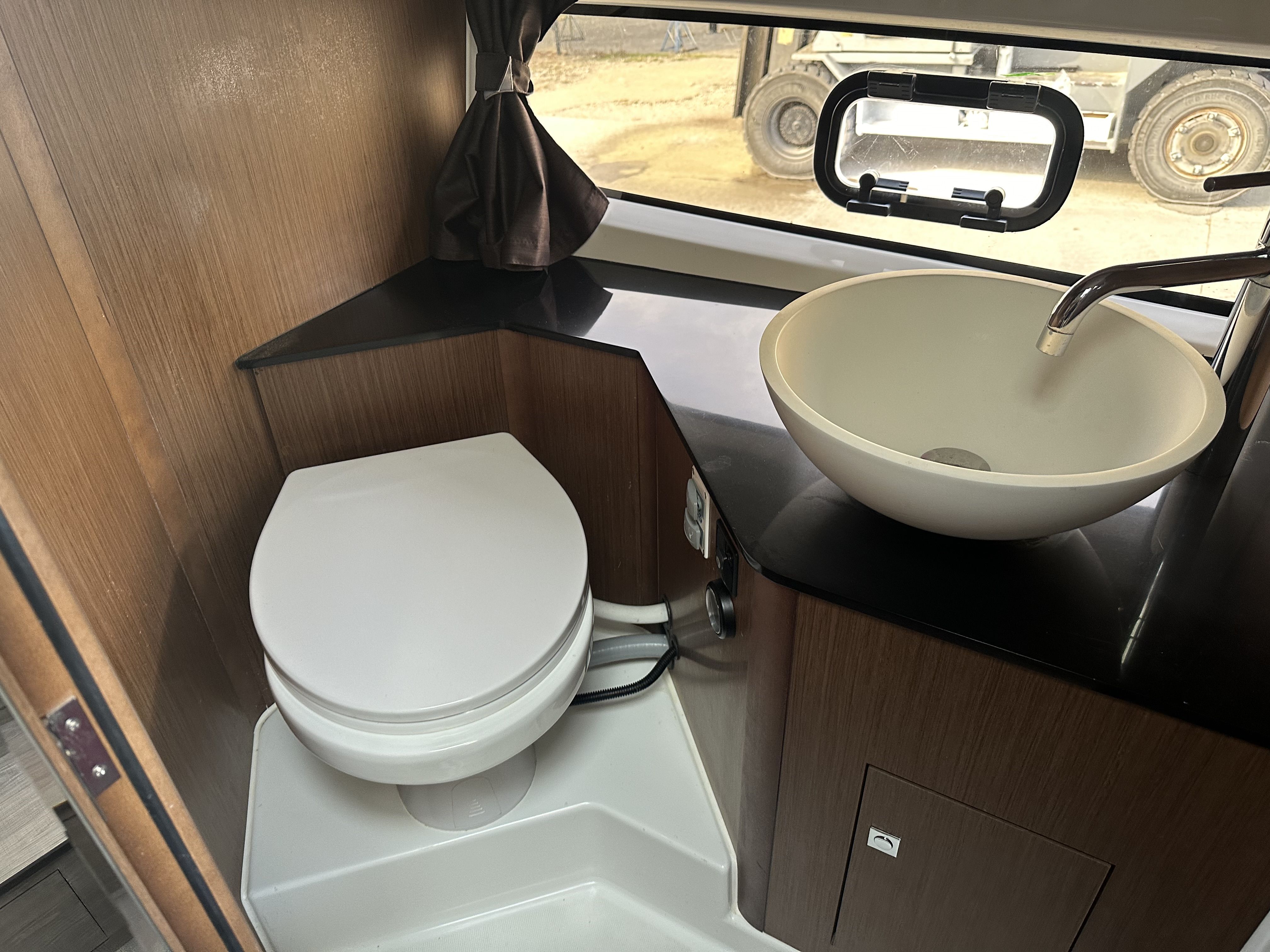 2021 Beneteau
                                                             32 GRAN TURISMO Image Thumbnail #37