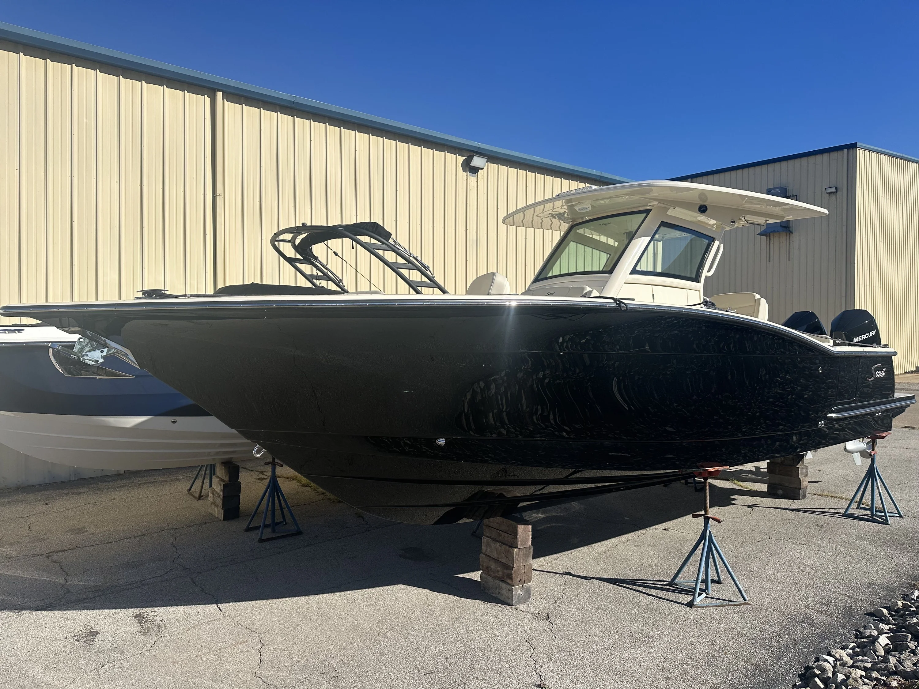 2025 Scout 305 LXF Image Thumbnail #1