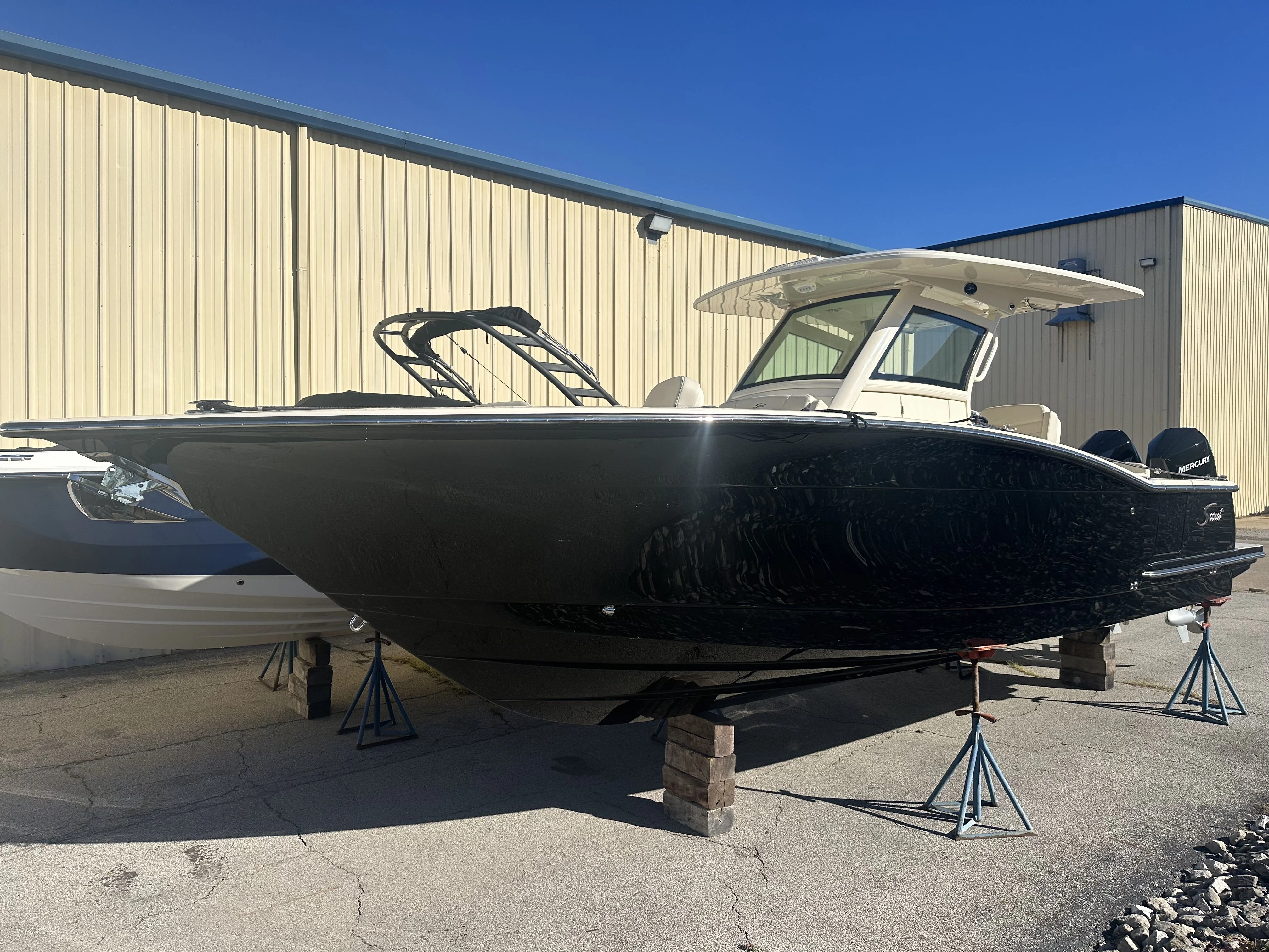 2025 Scout 305 LXF Image Thumbnail #1