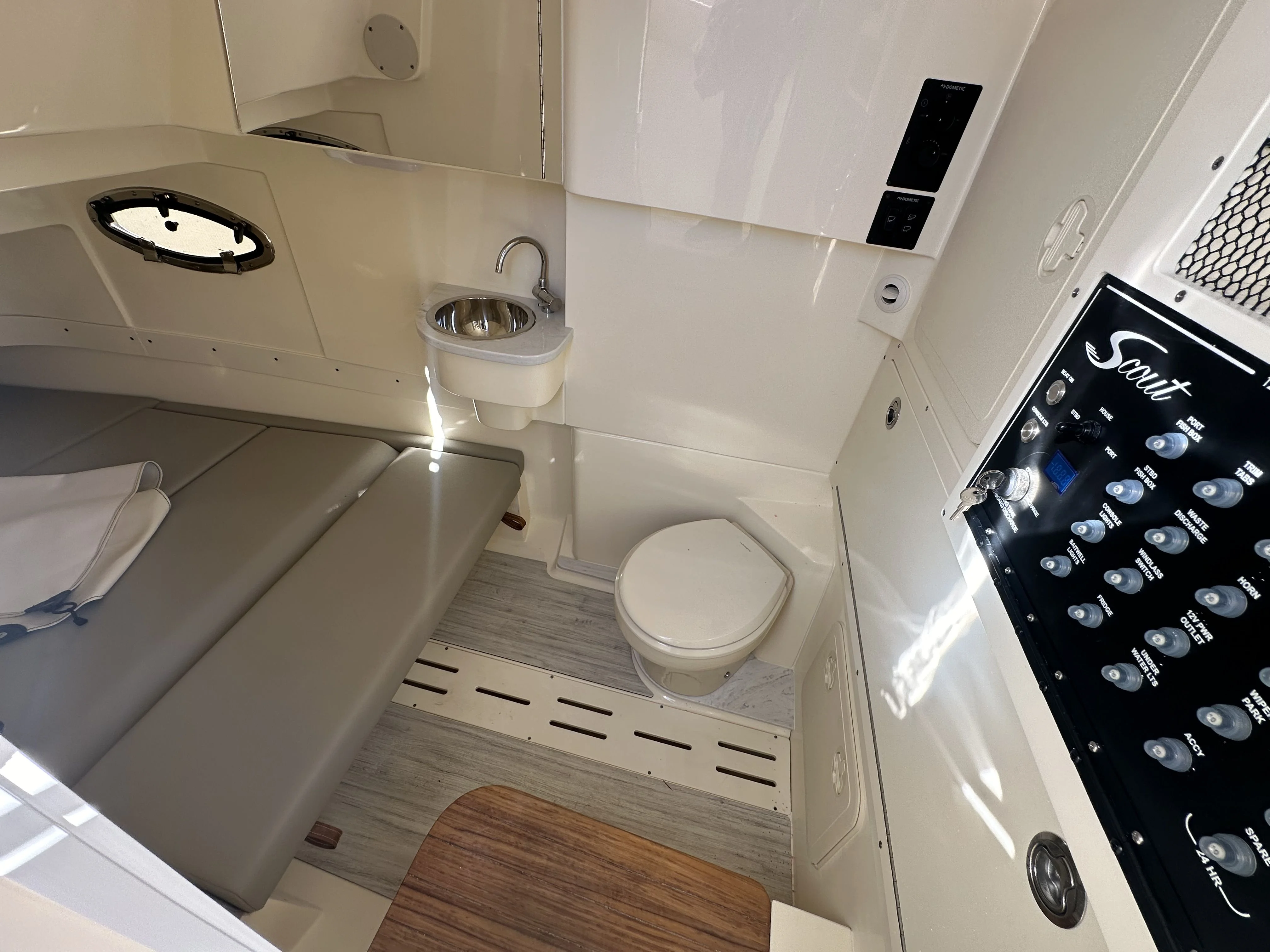 2025 Scout 305 LXF Image Thumbnail #23