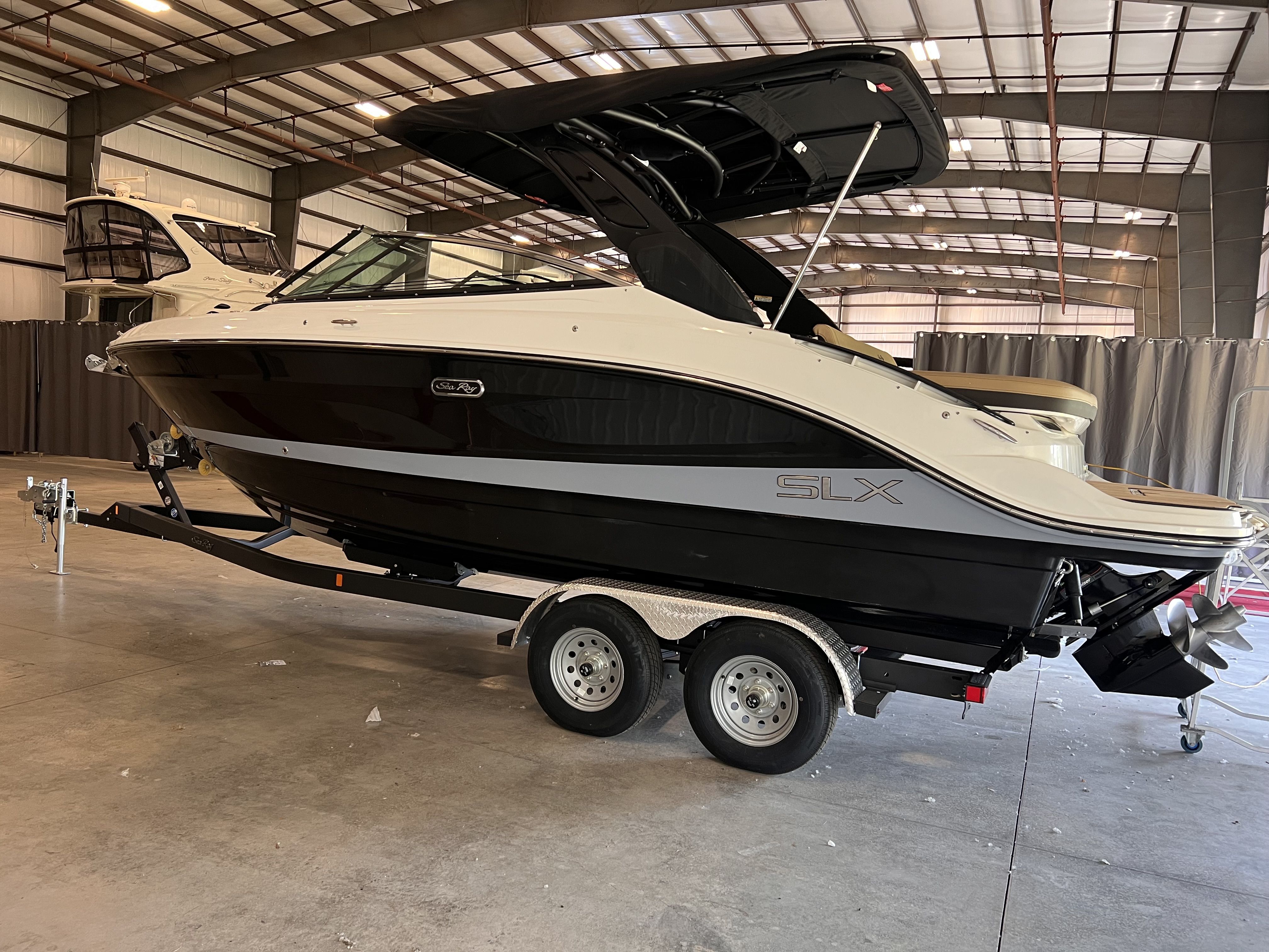 2025 Sea Ray
                                                             SLX 260 Image Thumbnail #9