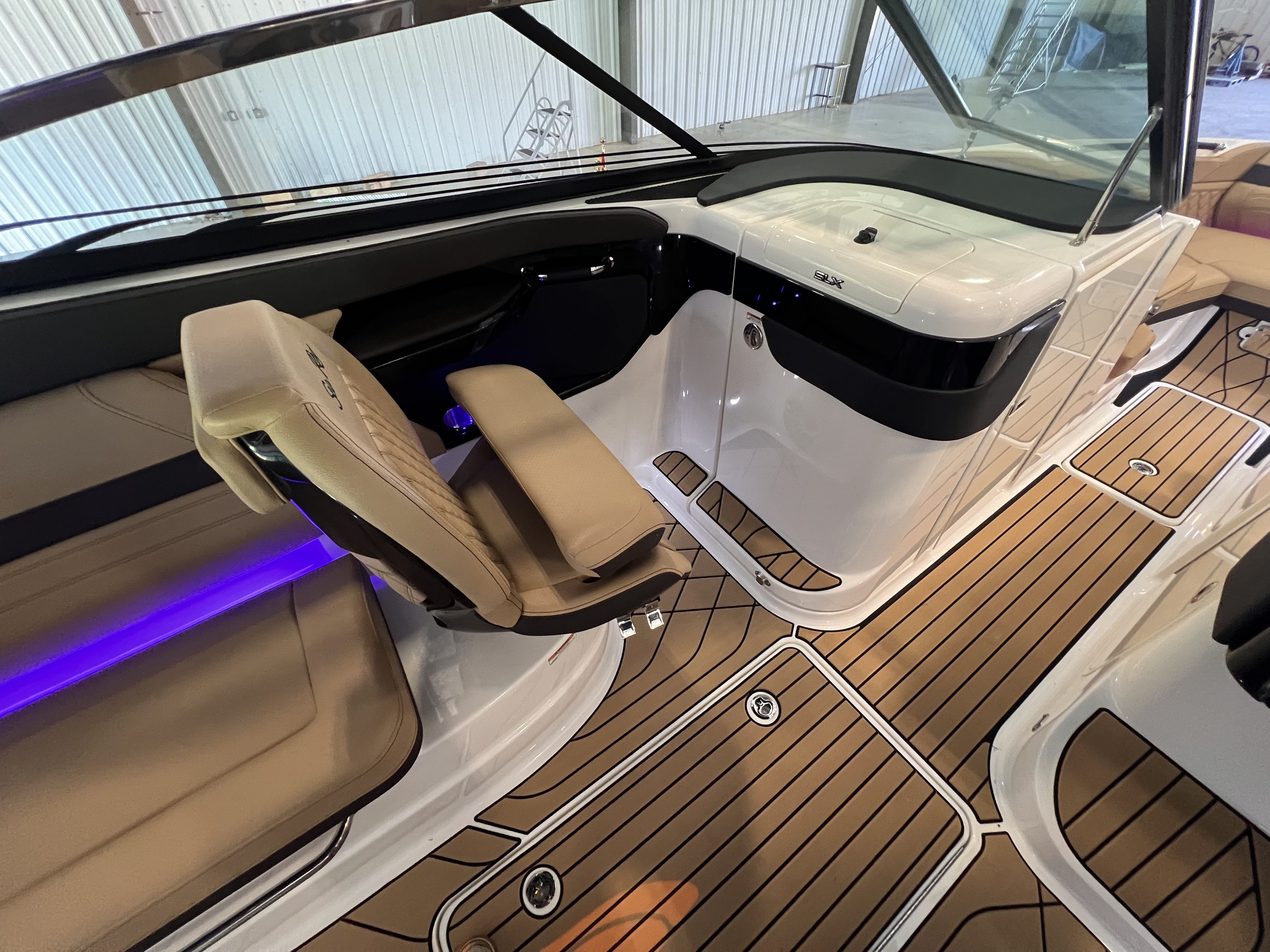 2025 Sea Ray
                                                             SLX 260 Image Thumbnail #25
