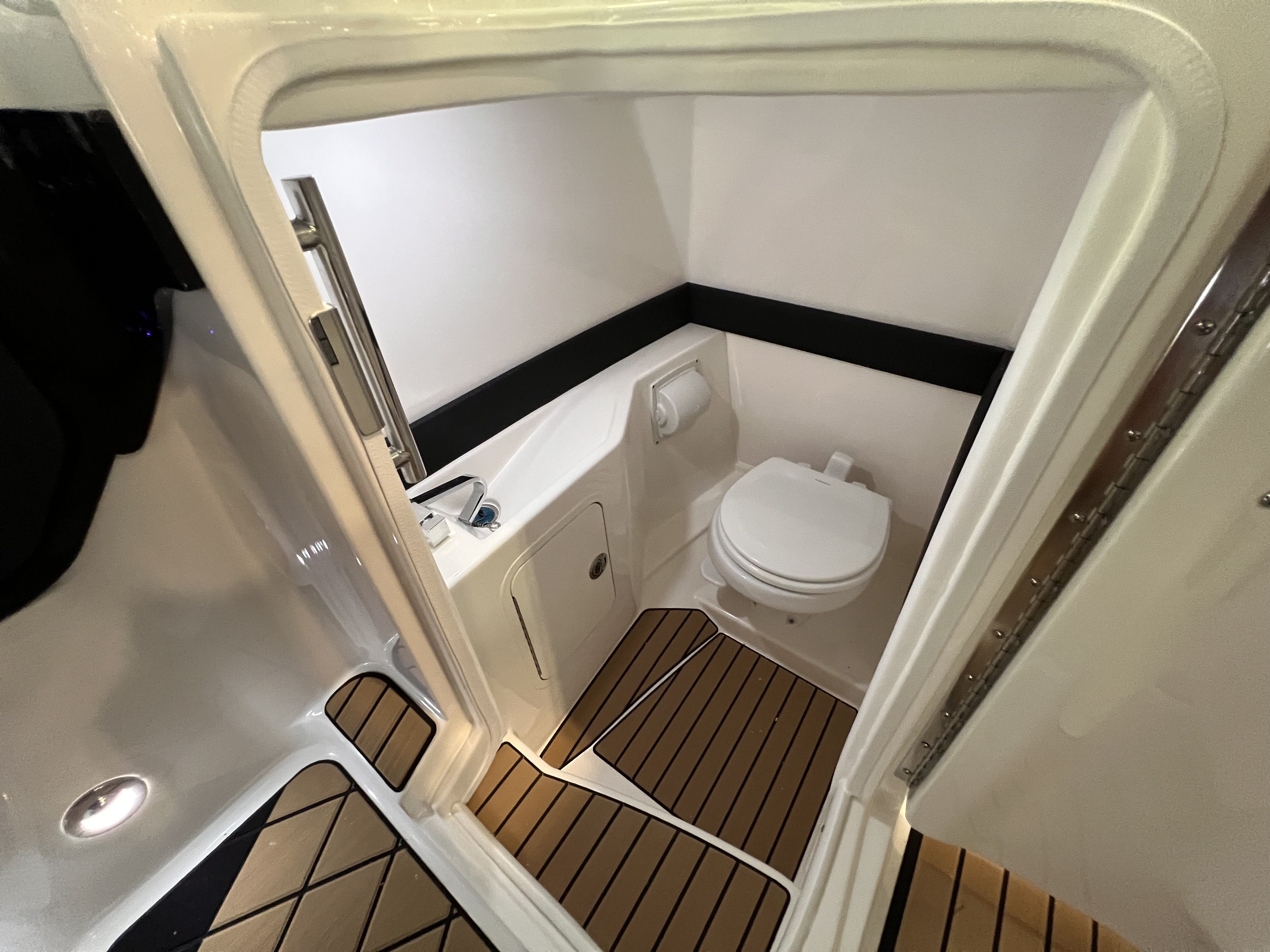 2025 Sea Ray
                                                             SLX 260 Image Thumbnail #33