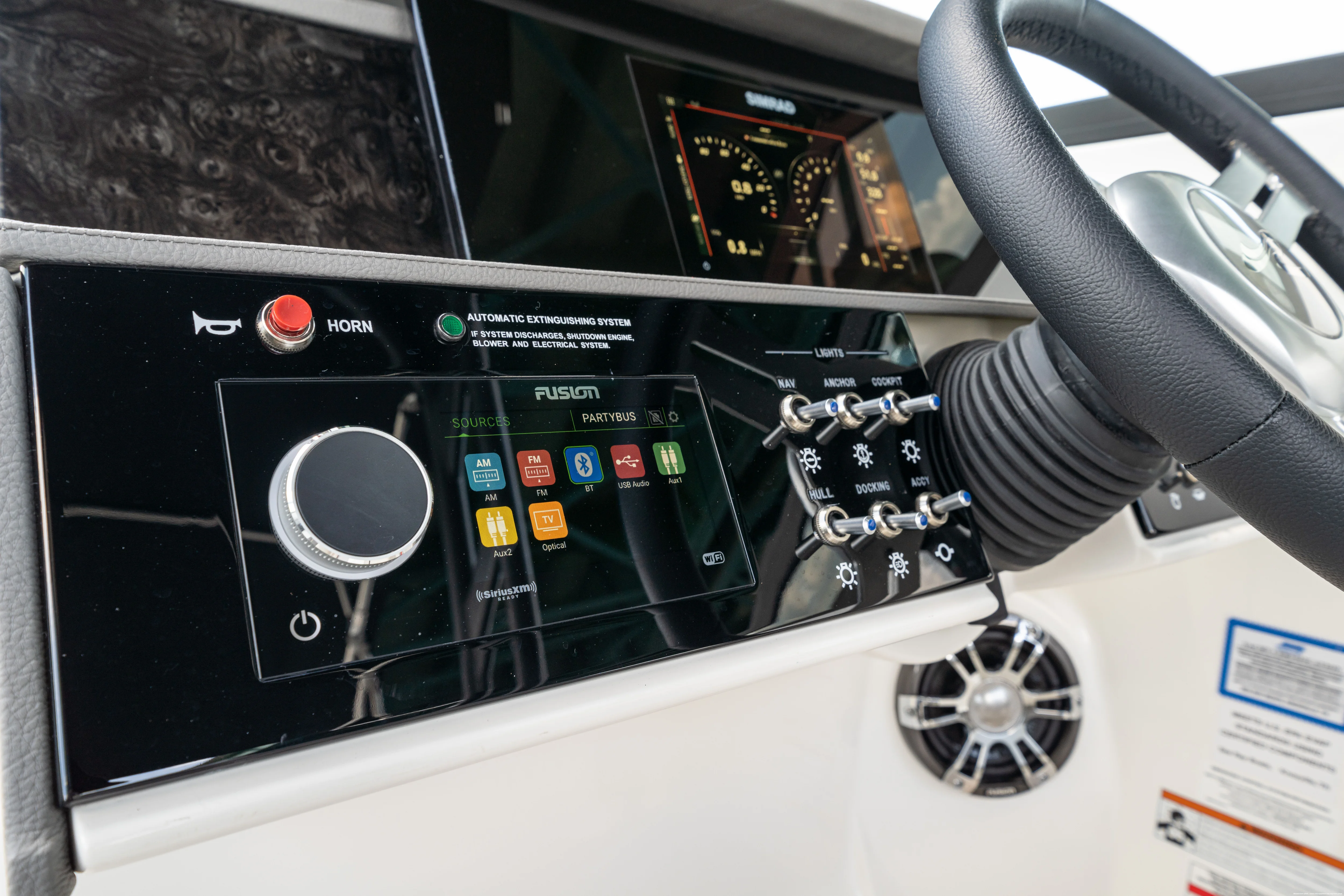 2025 Sea Ray SDX 270 Image Thumbnail #9