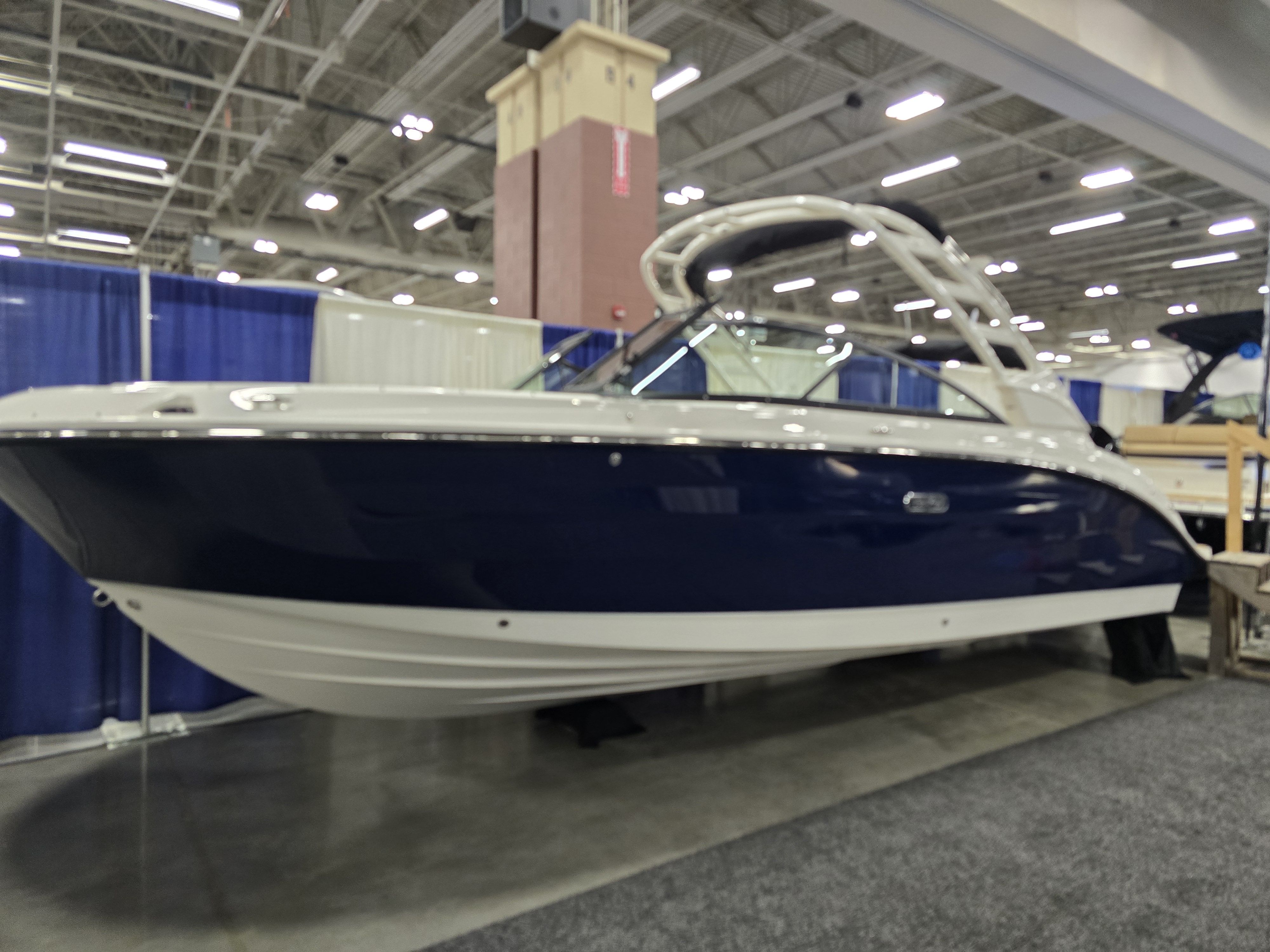 2025 Sea Ray
                                                             SDX 250 Outboard Image Thumbnail #1
