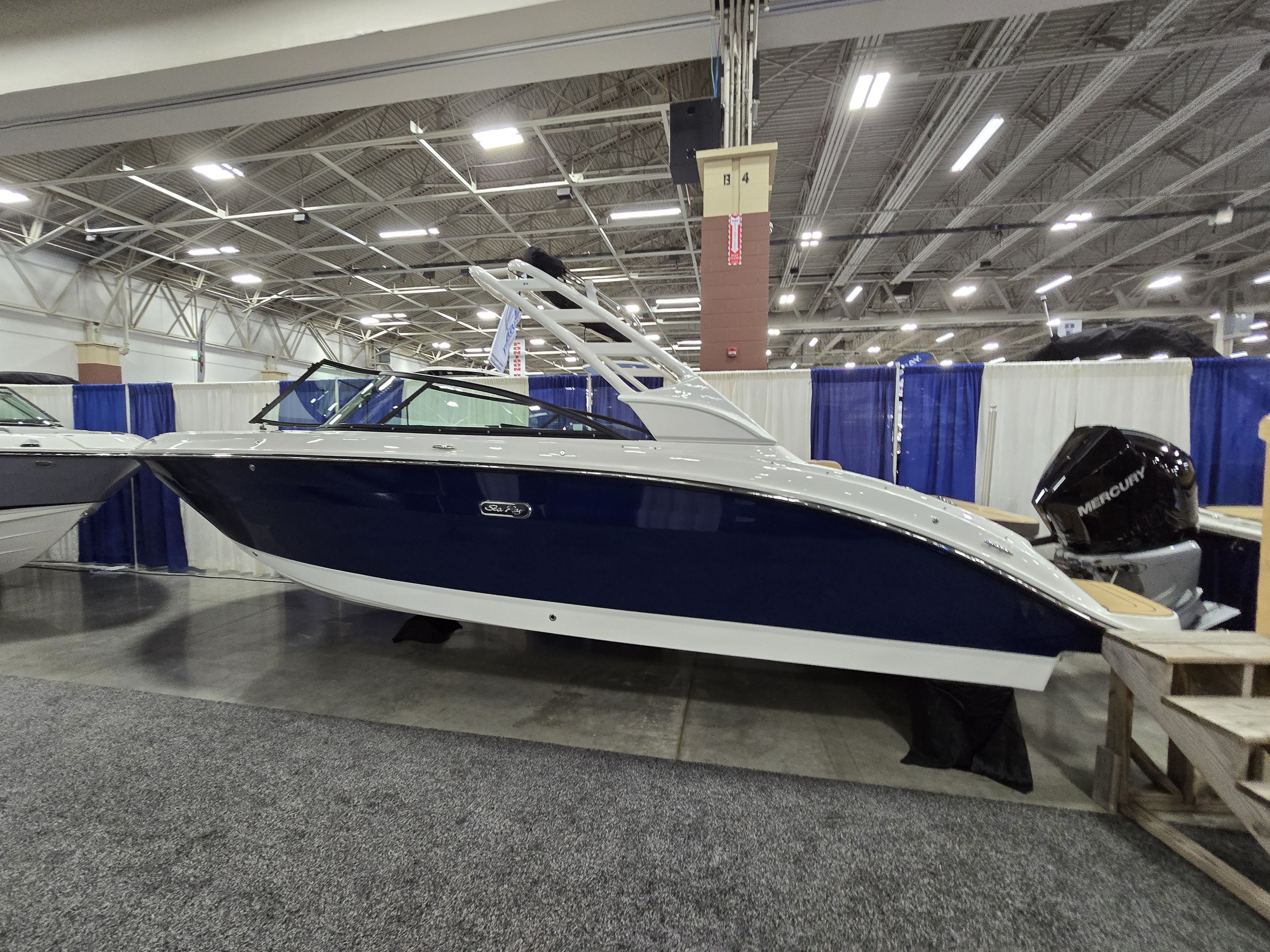 2025 Sea Ray
                                                             SDX 250 Outboard Image Thumbnail #3