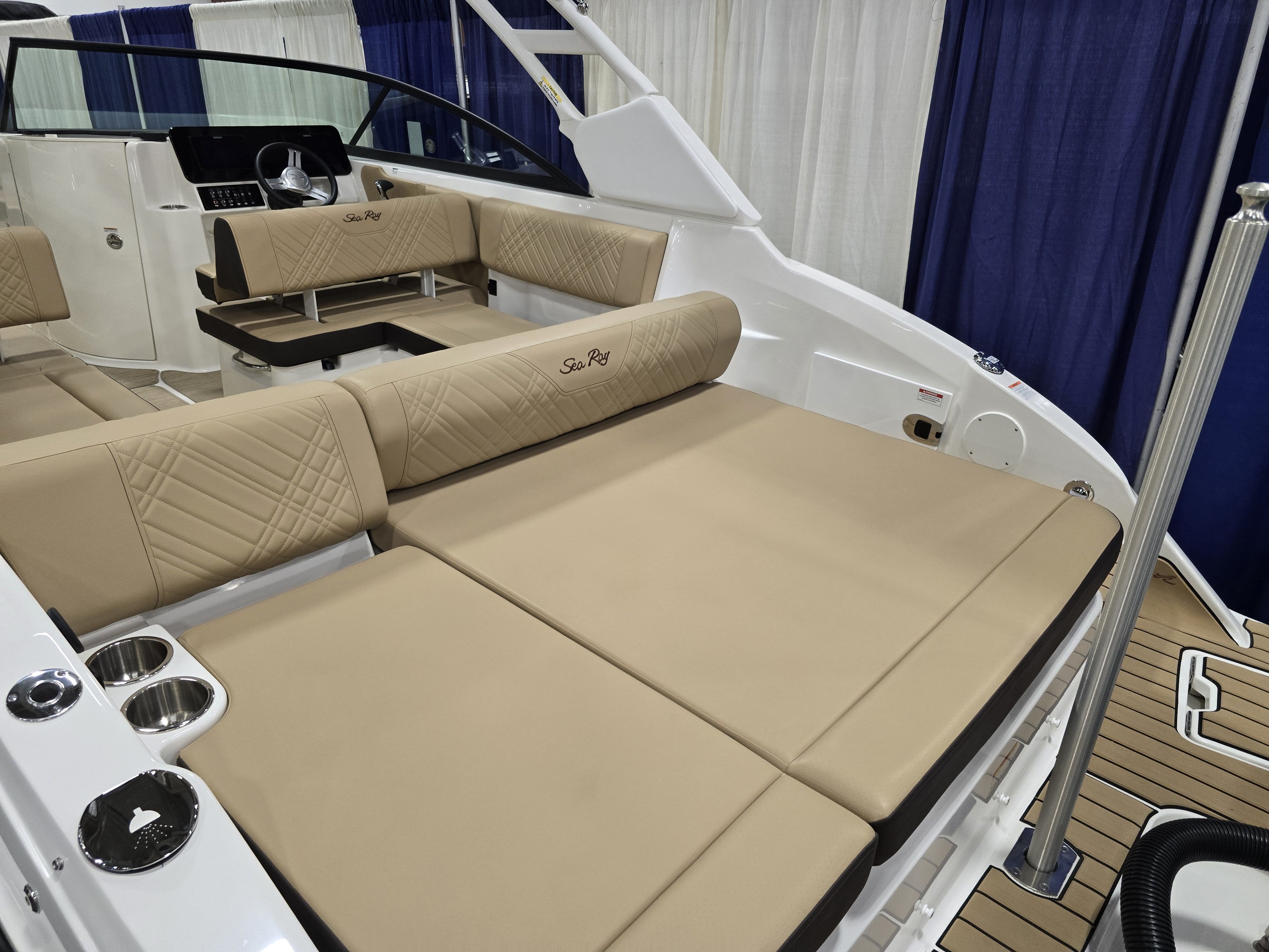 2025 Sea Ray
                                                             SDX 250 Outboard Image Thumbnail #27