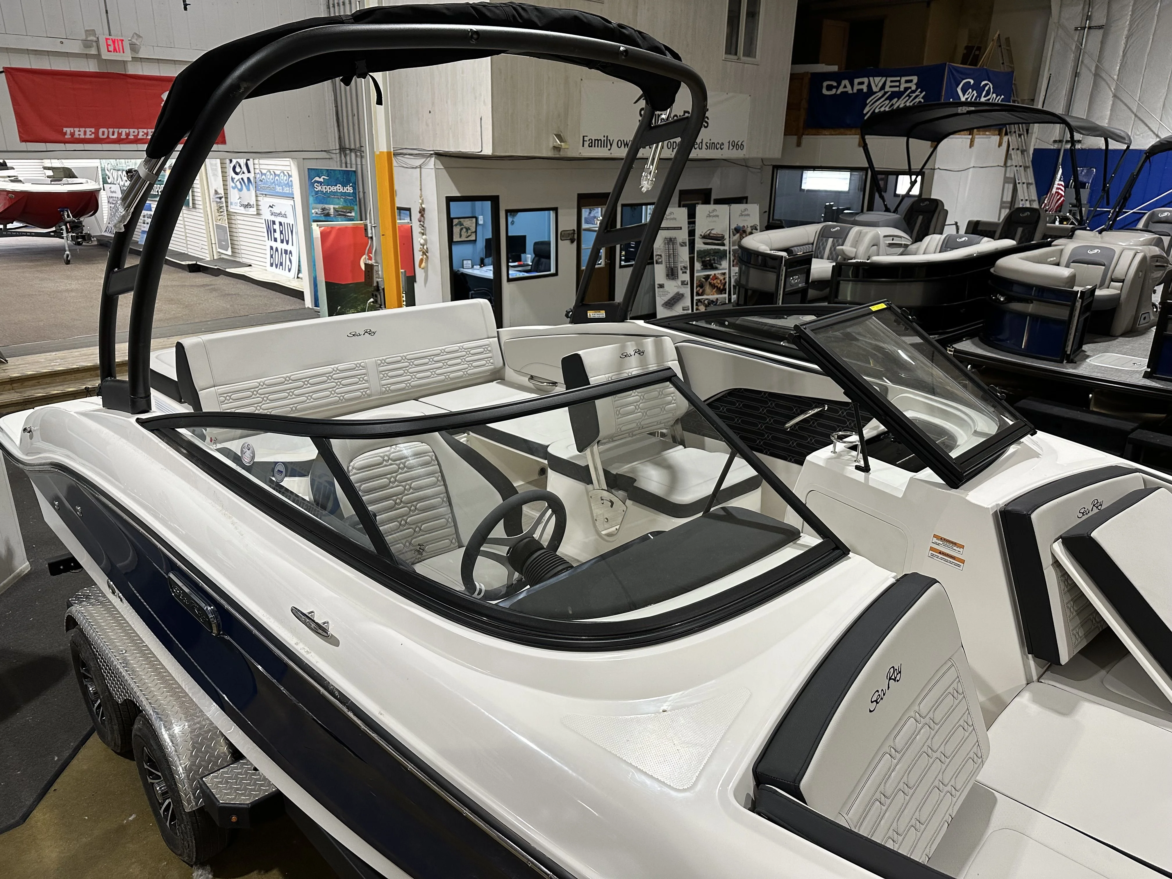 2024 Sea Ray SPX 210 Image Thumbnail #4