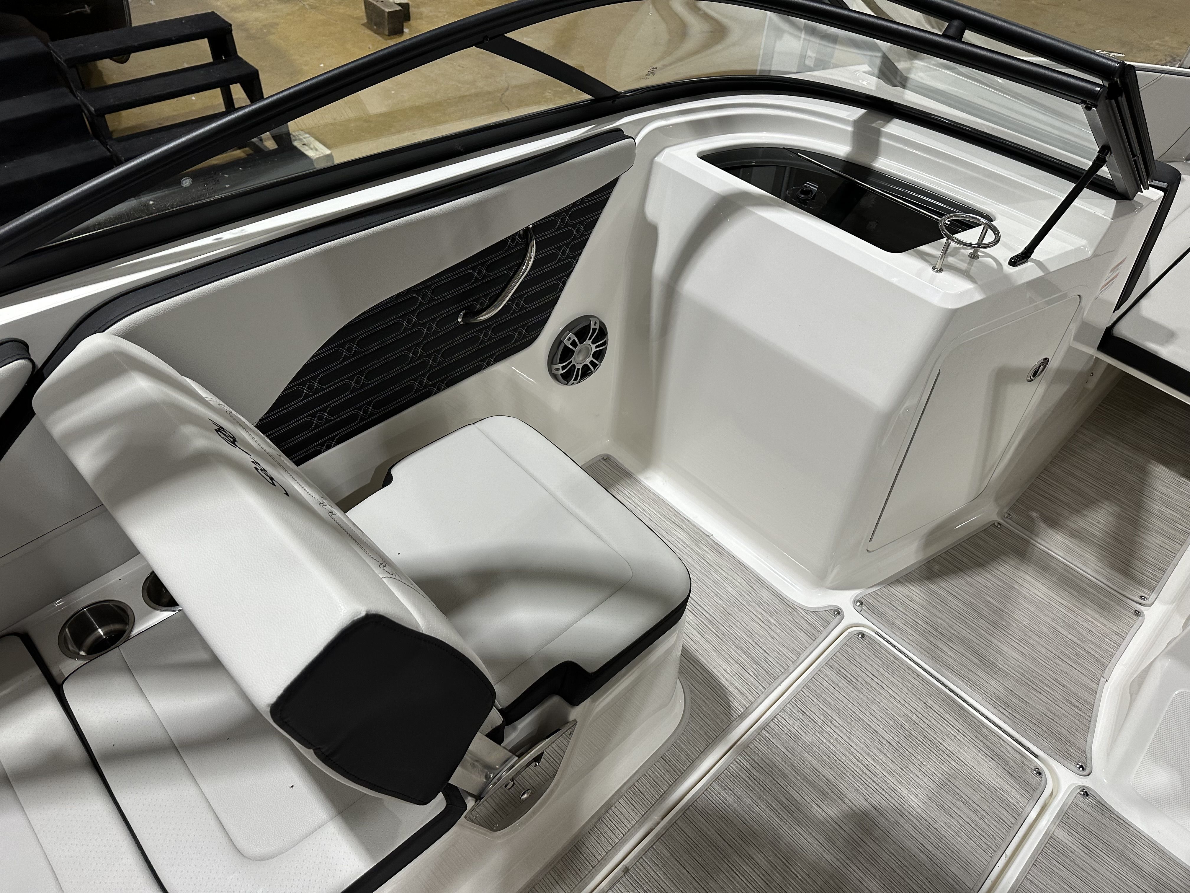 2024 Sea Ray SPX 210 Image Thumbnail #8